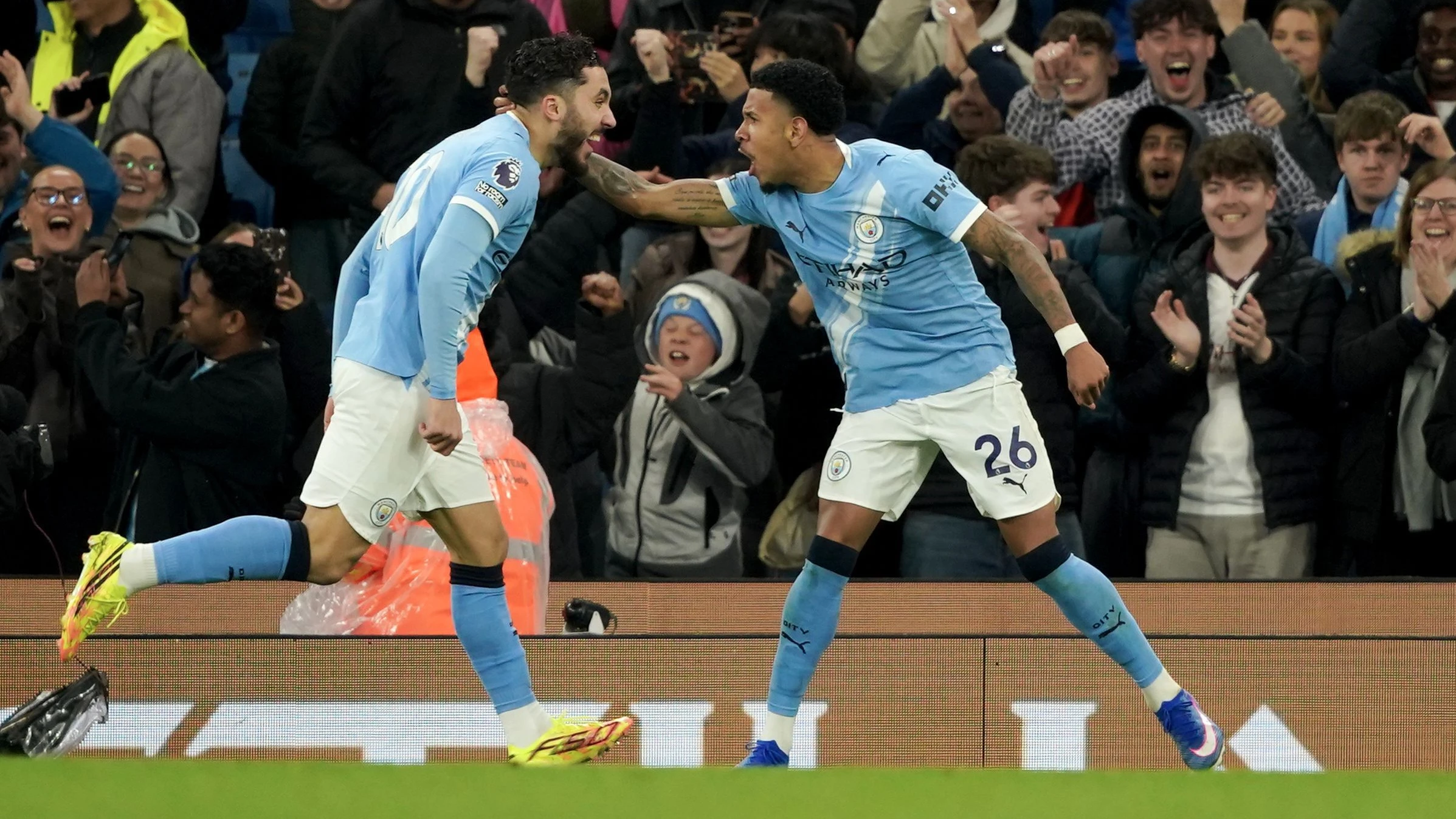 Premier League: Manchester City hält Titelchancen am Leben