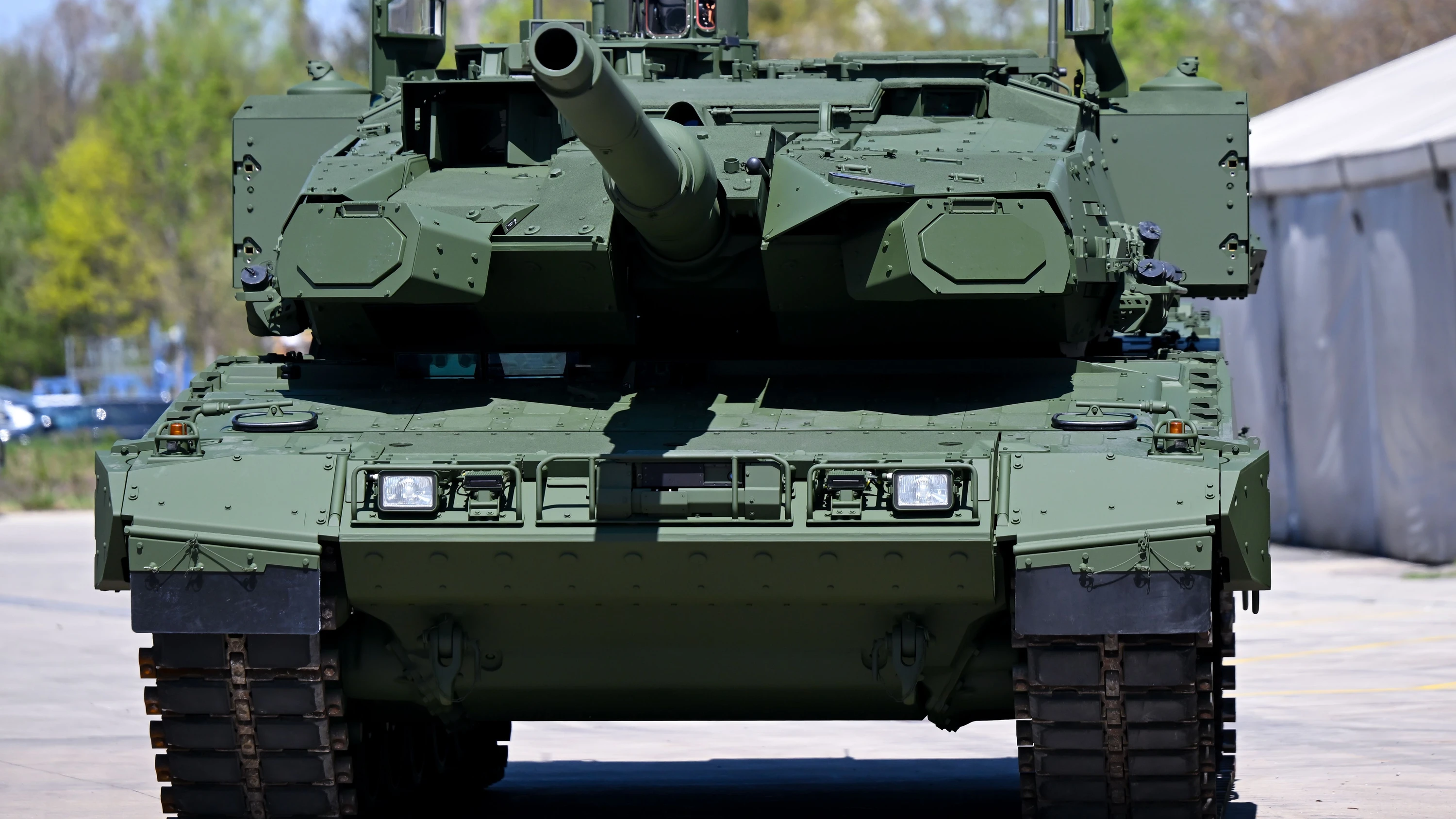 ein-kampfpanzer-leopard-2-von.webp