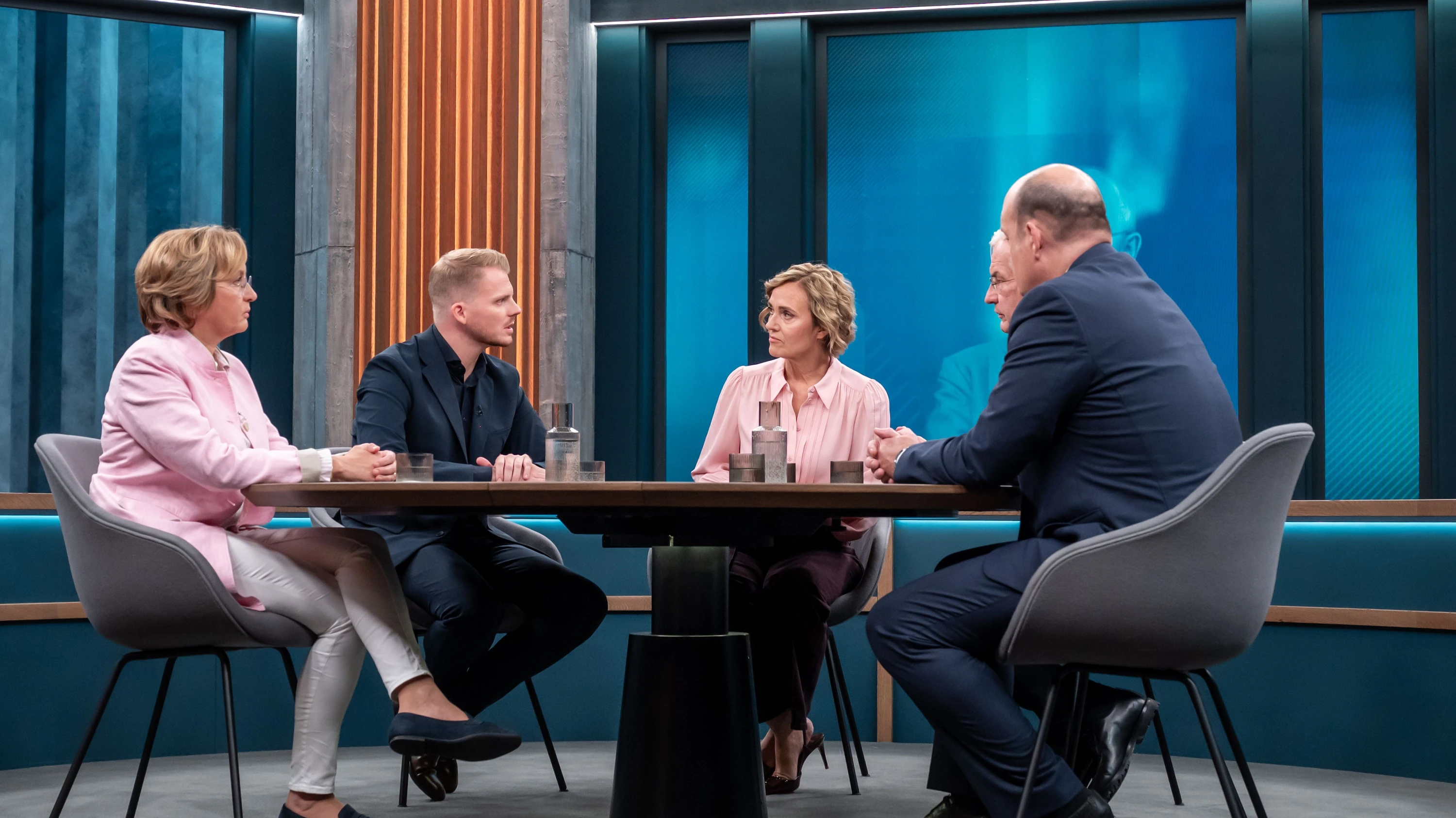 TV-Kritik Miosga: Von Storch schaut zu, wie die Koalition ihr AfD-Papier erfüllt TV-Kritik Miosga: Von Storch schaut zu, wie die Koalition ihr AfD-Papier erfüllt