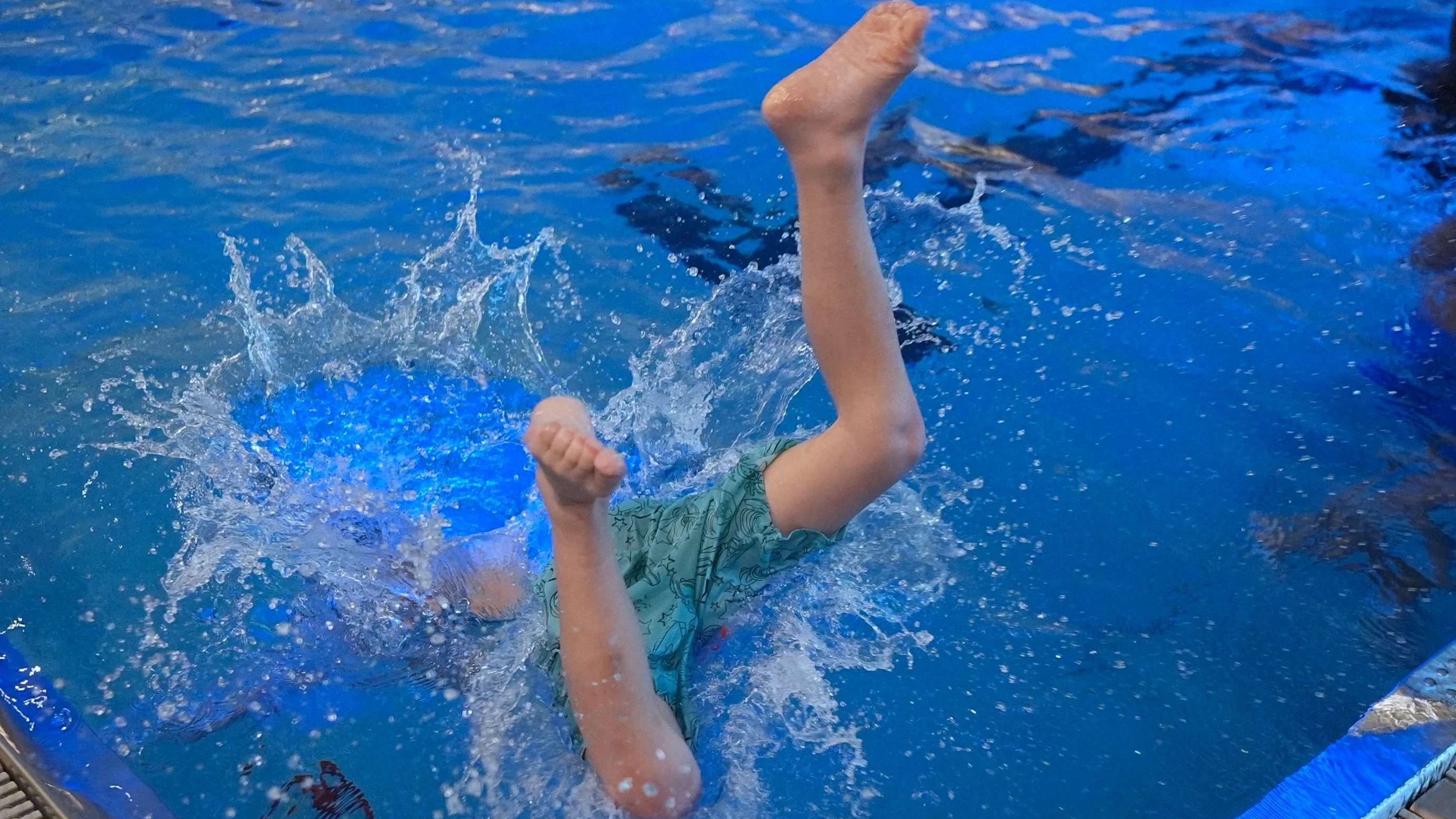 Schwimm-Tipps Online: Kraulen auf dem Sofa