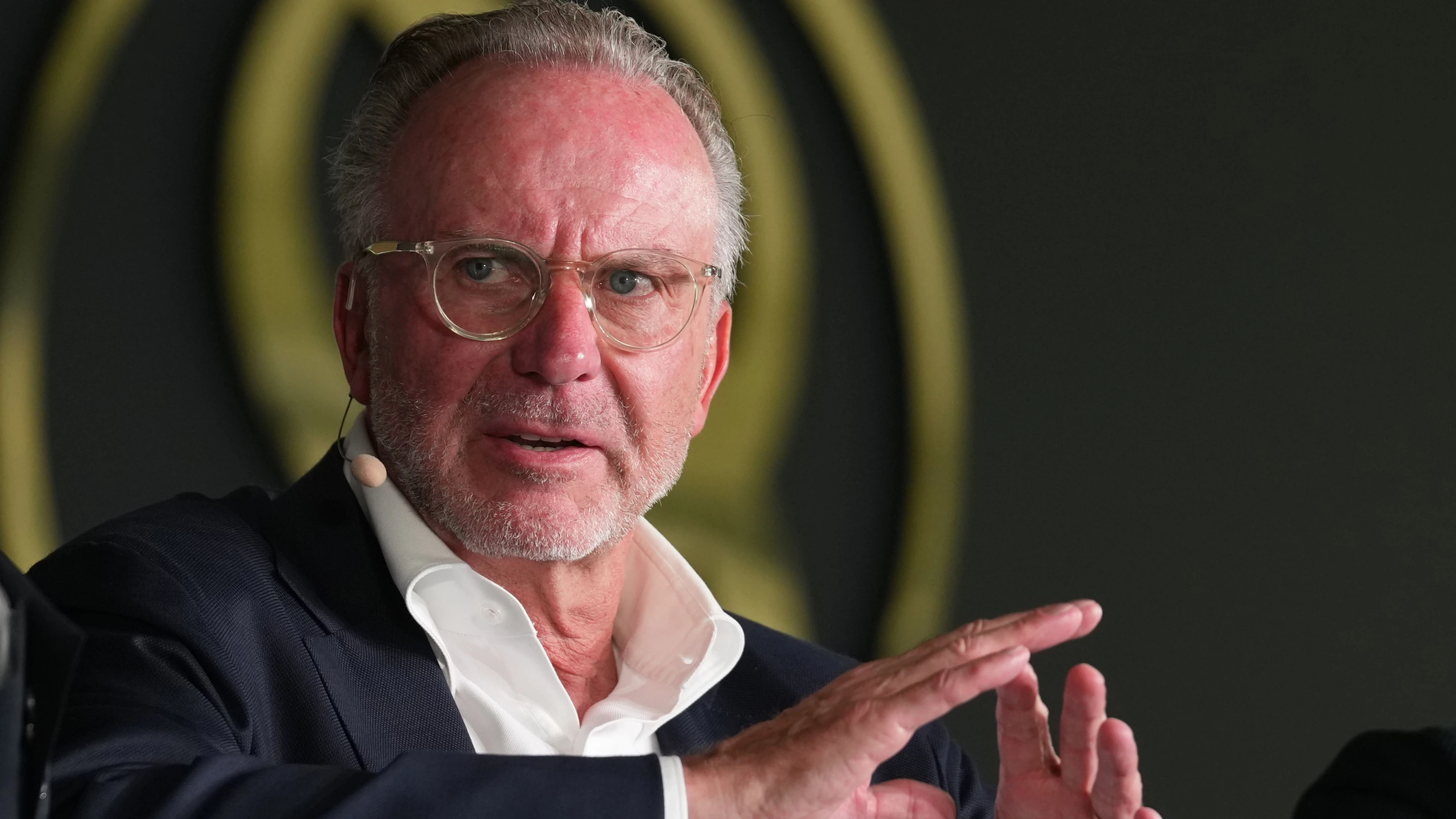 „Kann so nicht weitergehen“: „Rattenrennen“: Rummenigge kritisiert Fußball-Berater