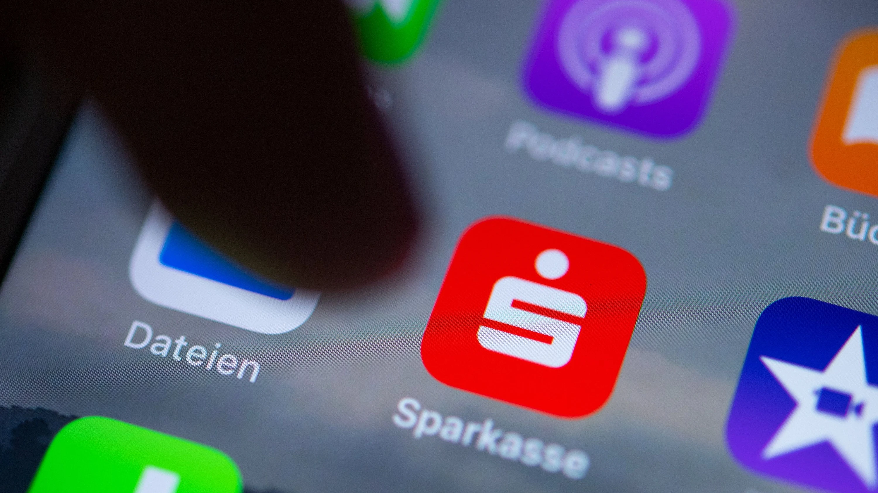 Jetzt auch bei der Sparkasse: Mit Aktien zocken gleich auf dem Smartphone Jetzt auch bei der Sparkasse: Mit Aktien zocken gleich auf dem Smartphone