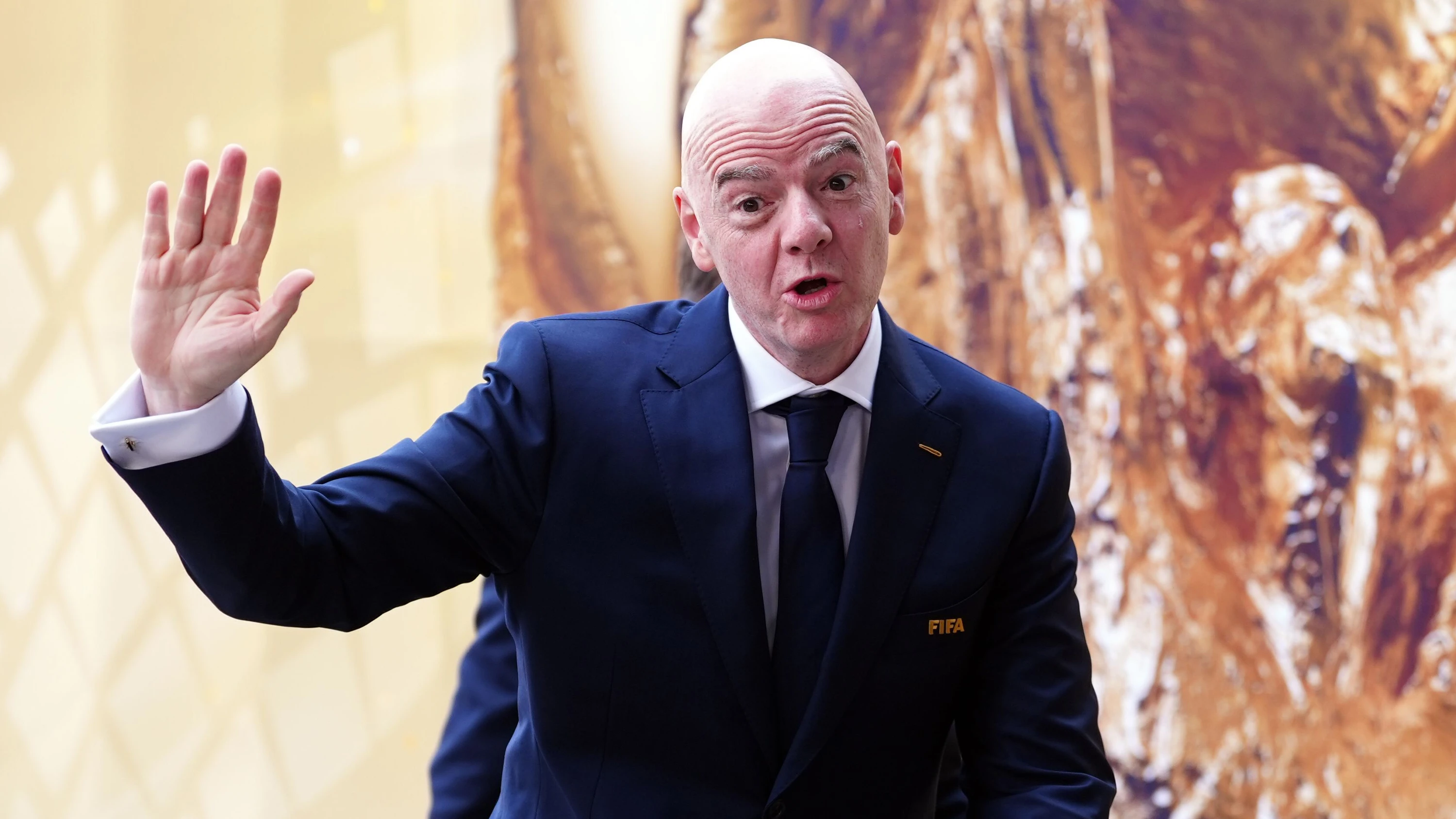 Gianni Infantino: FIFA gibt nach massivem Widerstand Investorenpläne auf Gianni Infantino: FIFA gibt nach massivem Widerstand Investorenpläne auf