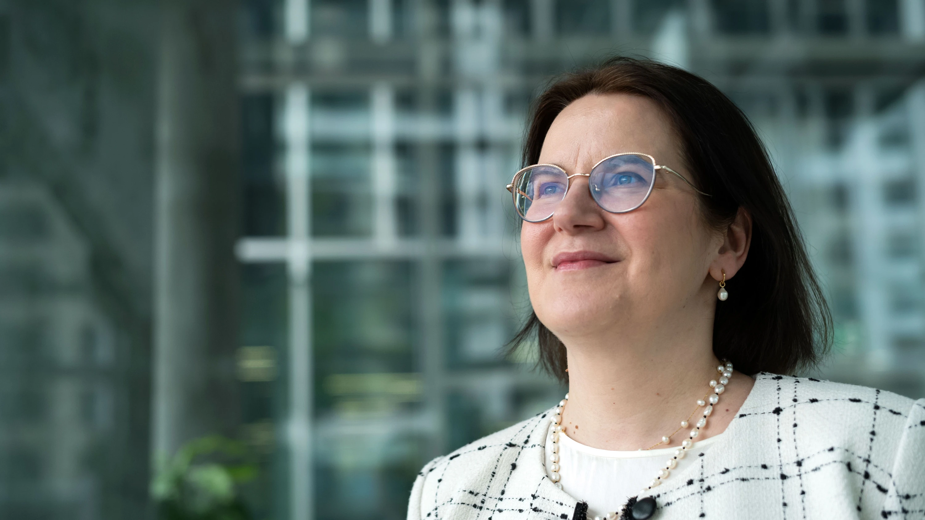 Estland: Eine Digitalministerin, die Bücher liebt