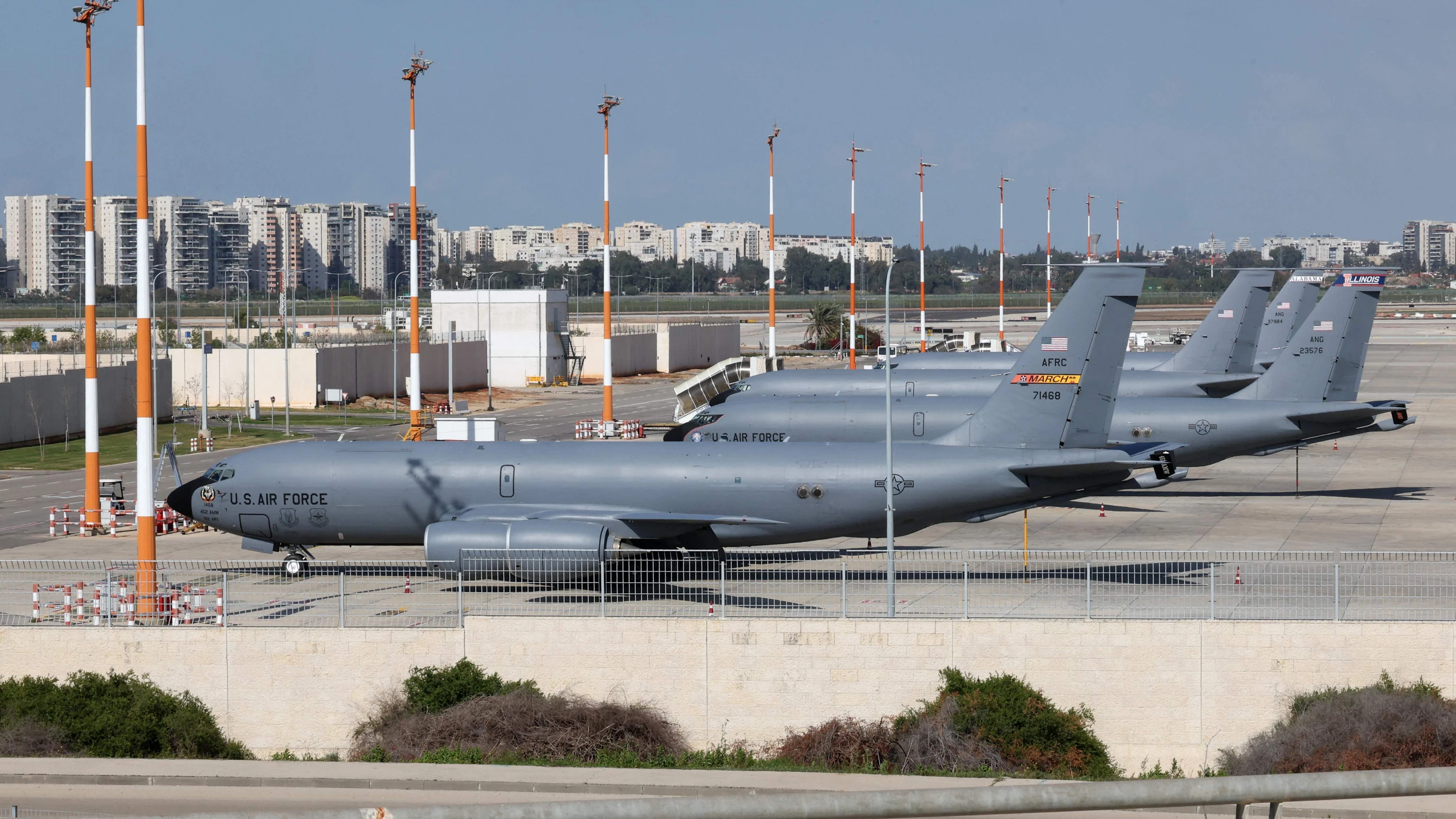 Liveblog Irankrieg: Vier US-Soldaten bei Flugzeugabsturz ums Leben gekommen