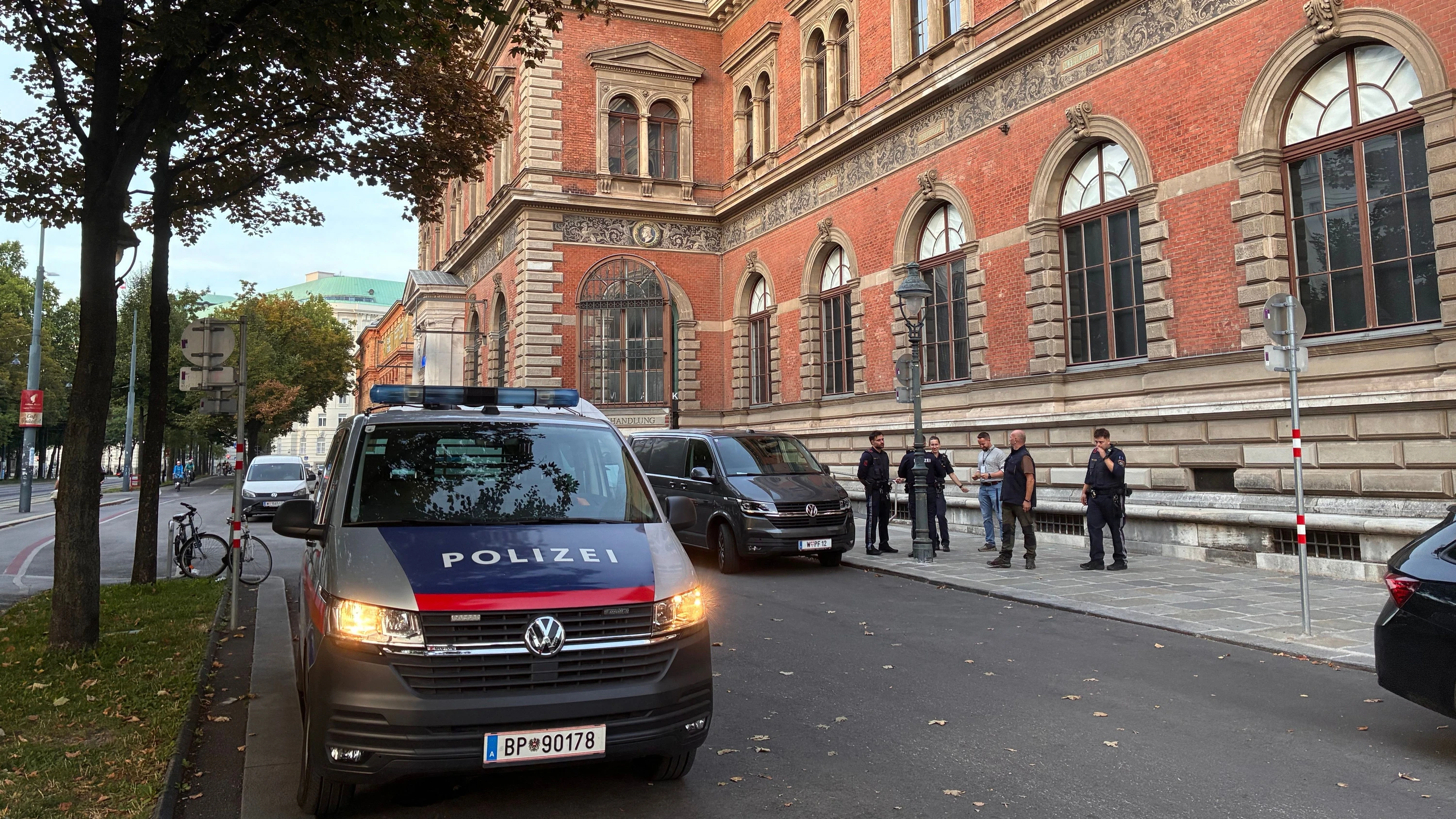 wien-einsatzkraefte-der.webp