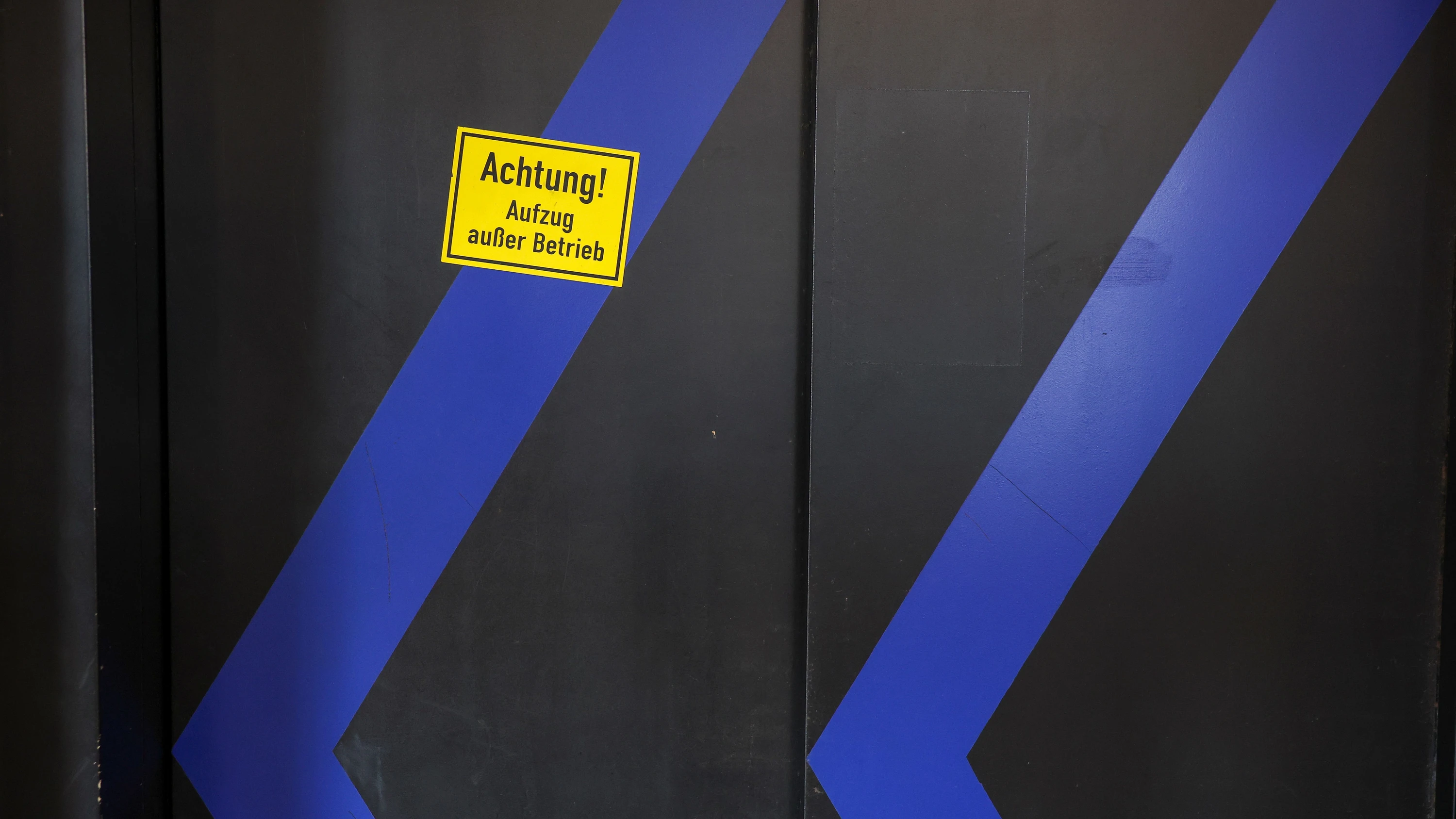 Fahrstuhl in Gefahr: Damit der Aufzug nicht plötzlich stillsteht