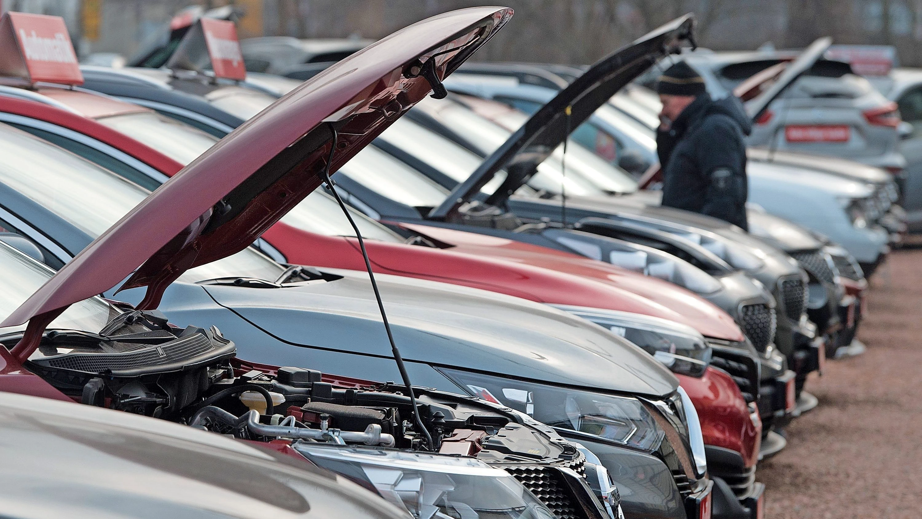 Tipps vom Kaufbegleiter: So vermeiden Sie Betrug beim Autokauf