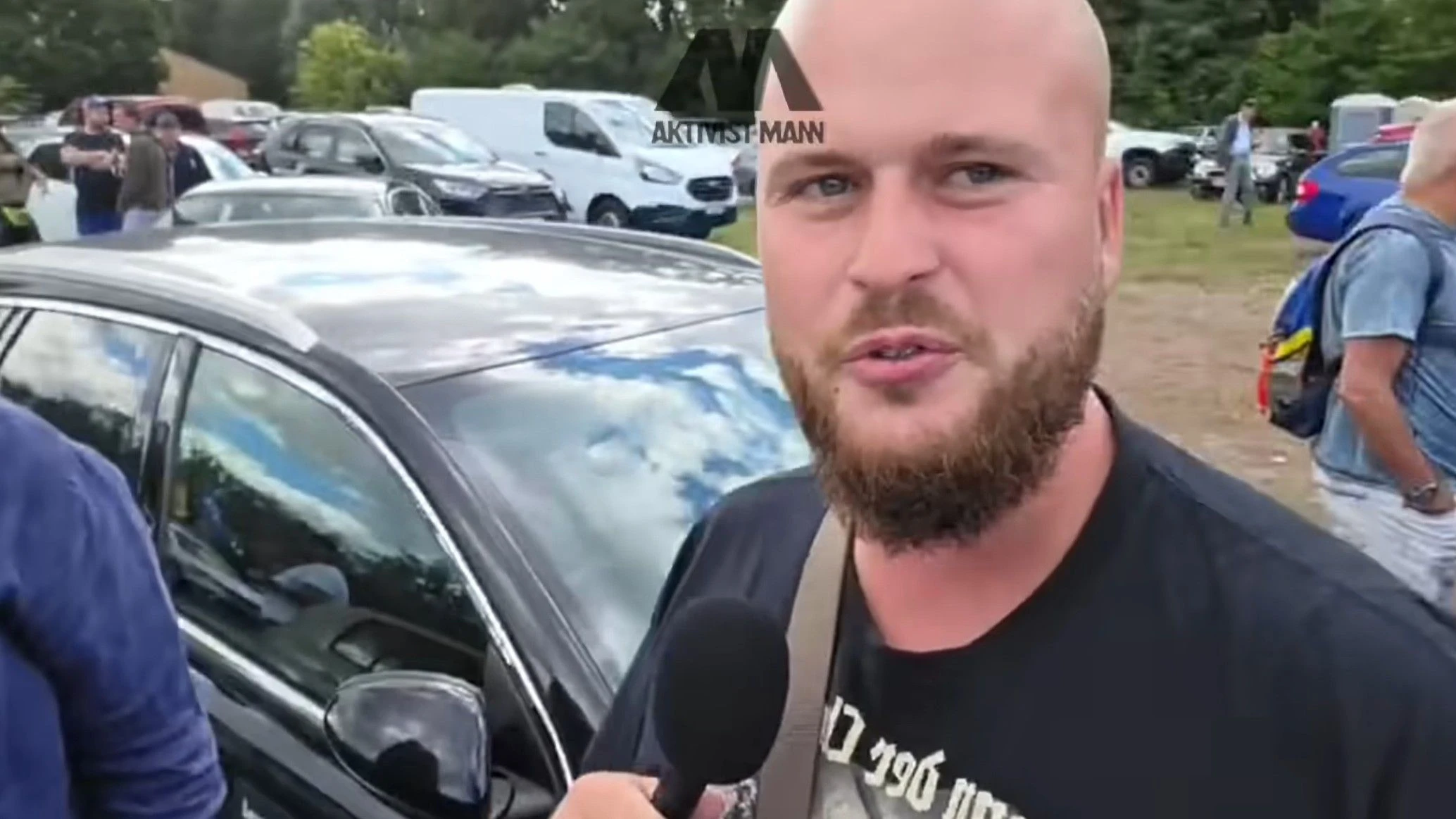 Youtuber „Aktivist Mann“: Journalistenrempeln für die AfD