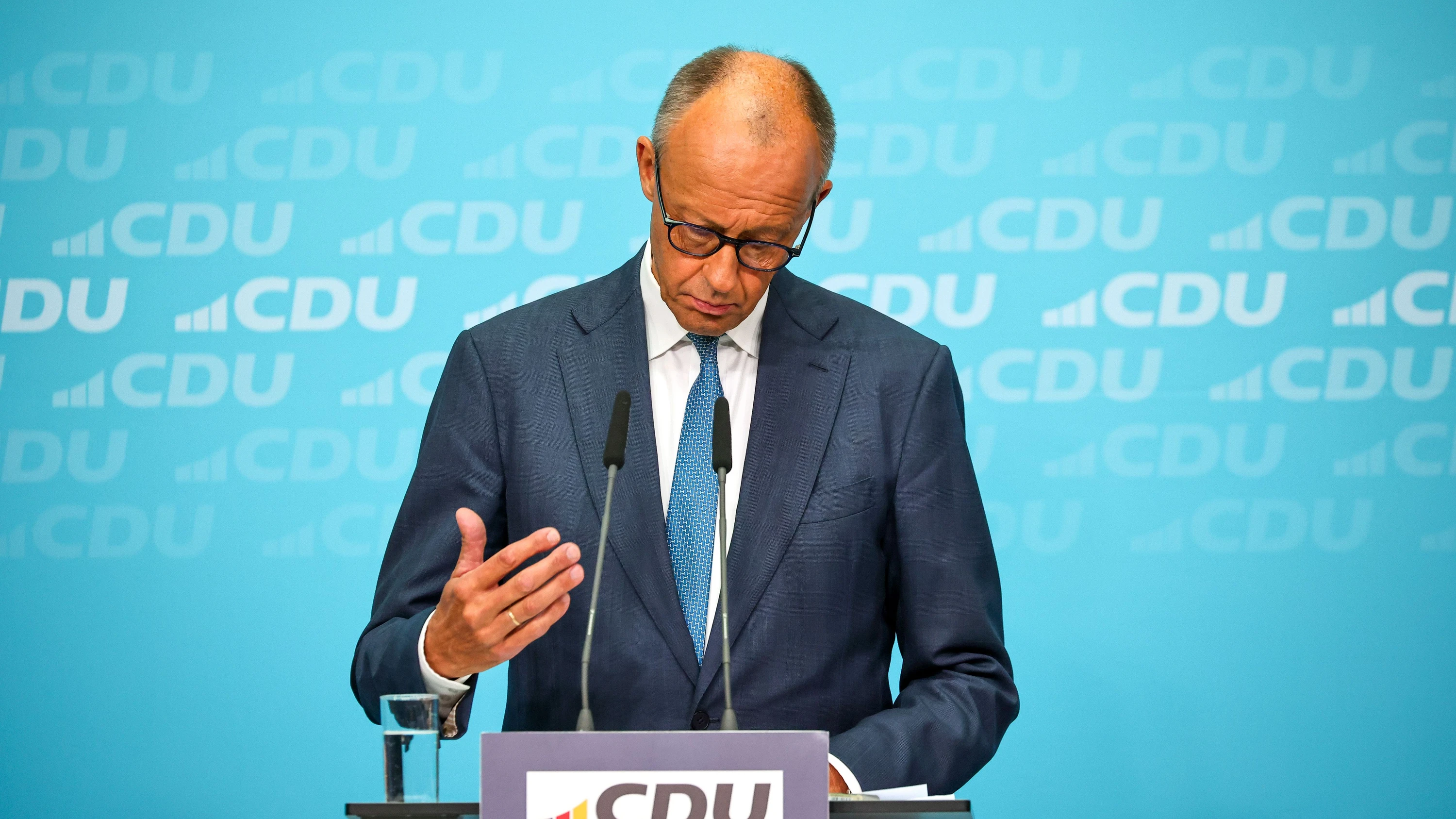 der-kanzler-auf-der-suche-nach.webp