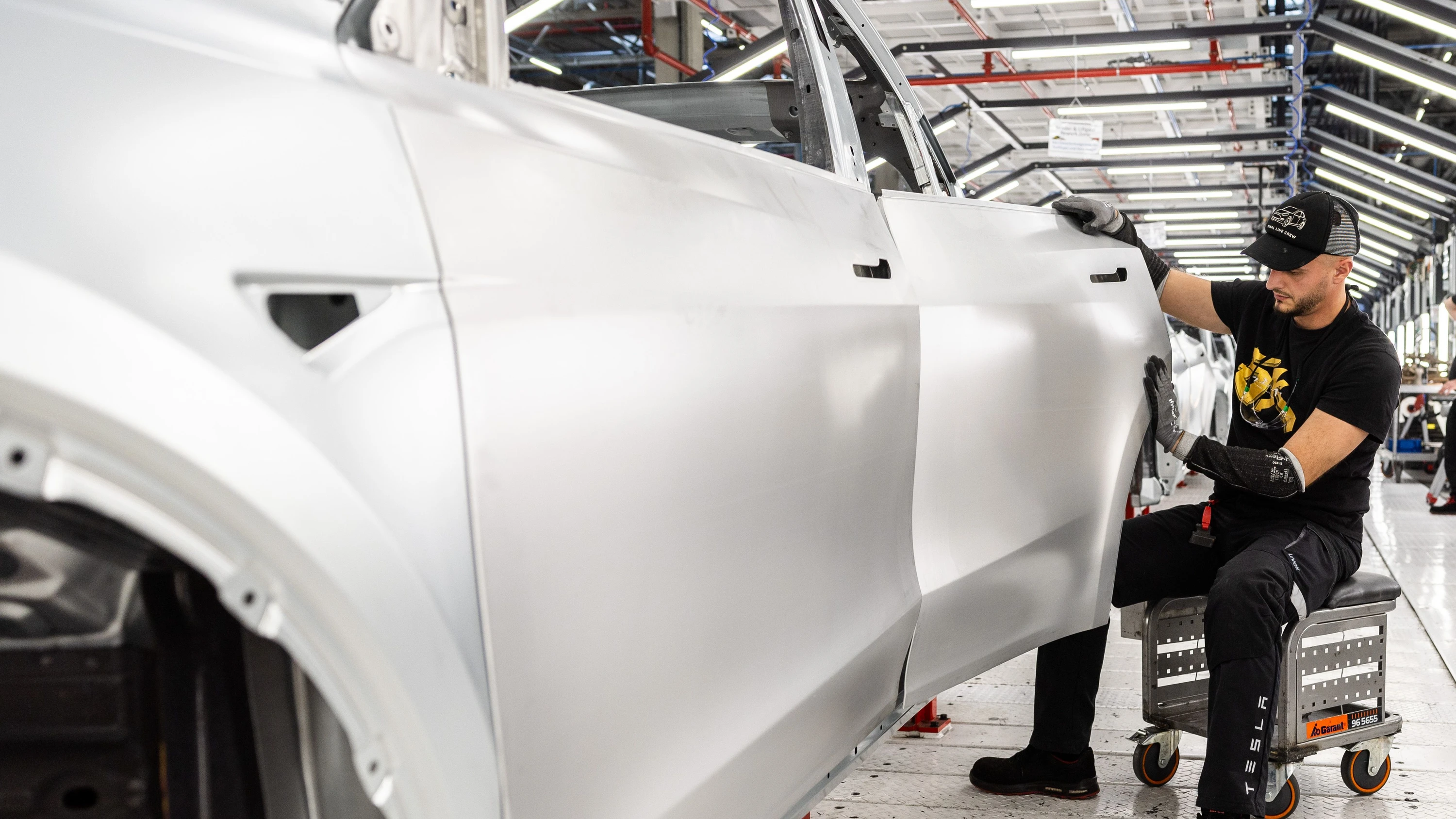 Nach Kampagne von Gewerkschaft: Mehr Gehalt für Tesla-Mitarbeiter in Grünheide Nach Kampagne von Gewerkschaft: Mehr Gehalt für Tesla-Mitarbeiter in Grünheide