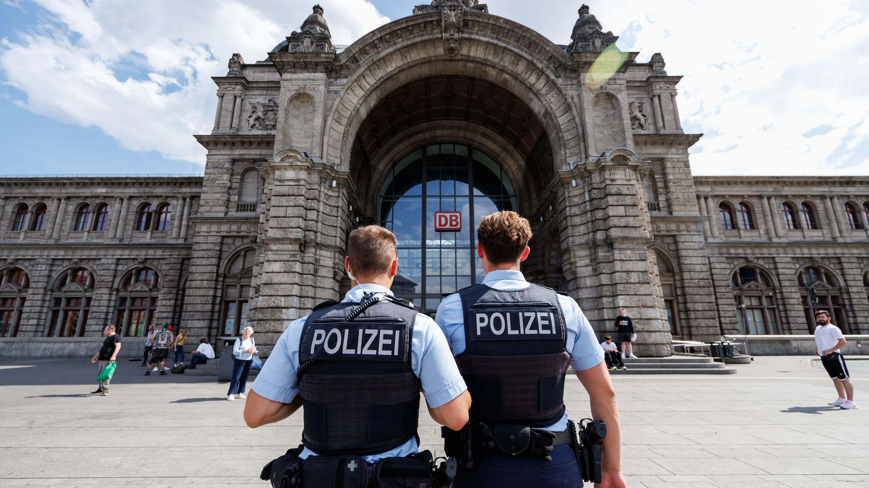 Mit harten Drogen gelockt: „Die Täter tauschen sich über die Mädchen aus: ‚Kennst du die schon?‘“ Mit harten Drogen gelockt: „Die Täter tauschen sich über die Mädchen aus: ‚Kennst du die schon?‘“
