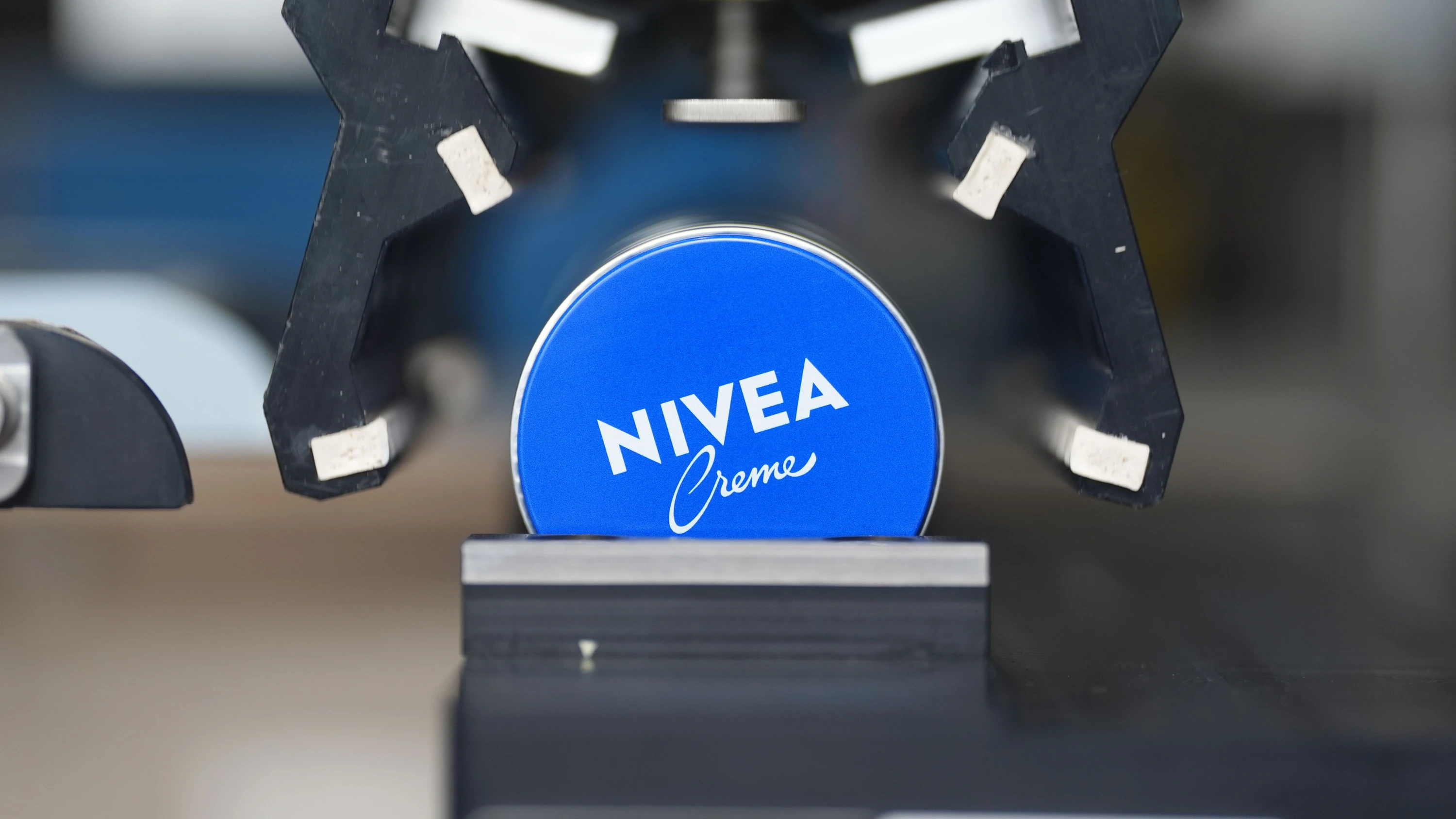 Beiersdorf-Konzern: Verbraucher greifen immer seltener zu Nivea