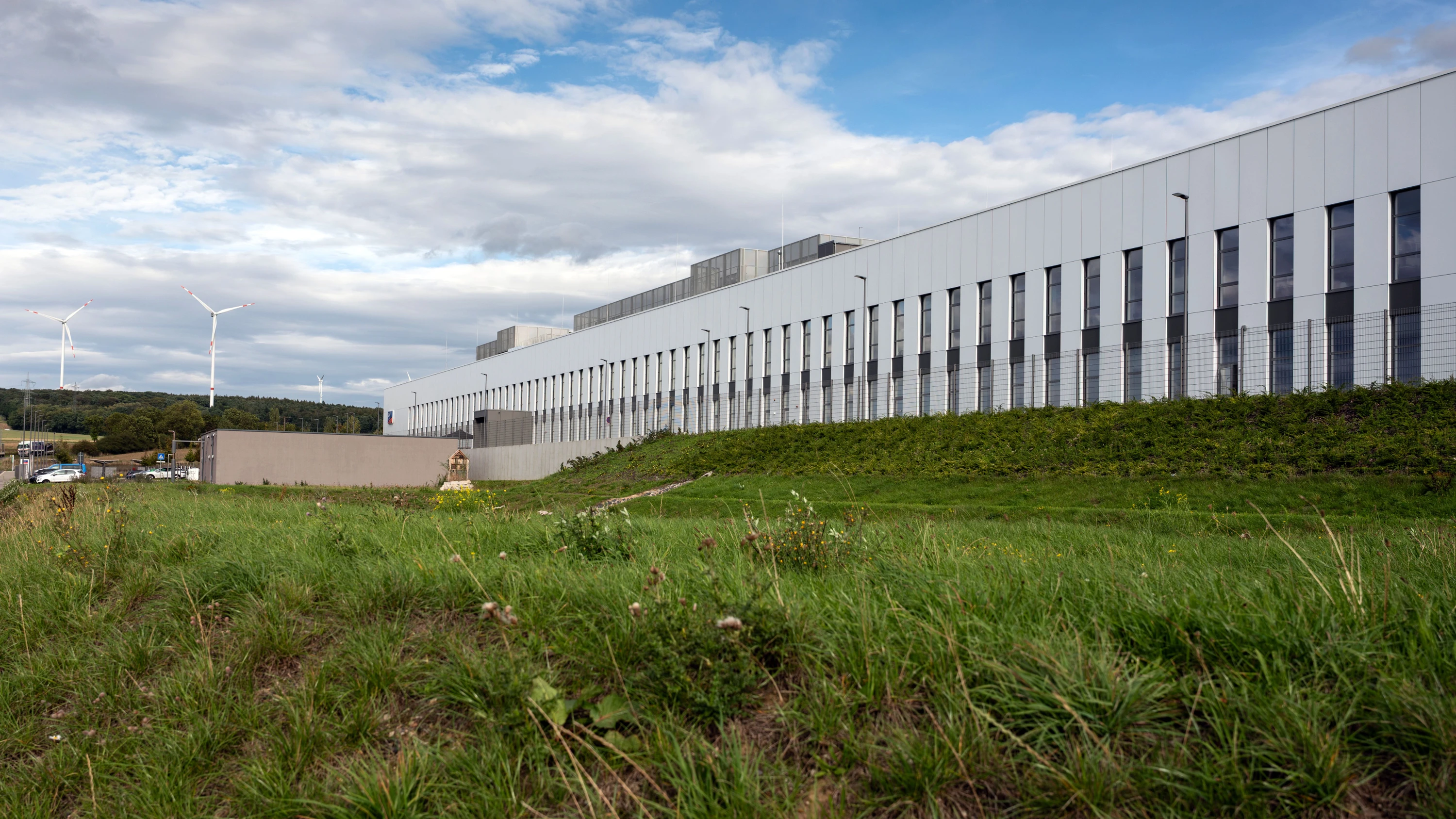 Außenansicht der Gigawatt Factory von SMA Solar in Niestetal - Frank Röth