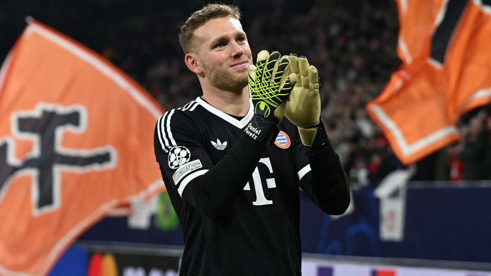 Fußball-Transferticker: FC-Bayern-Torhüter verlässt den HSV