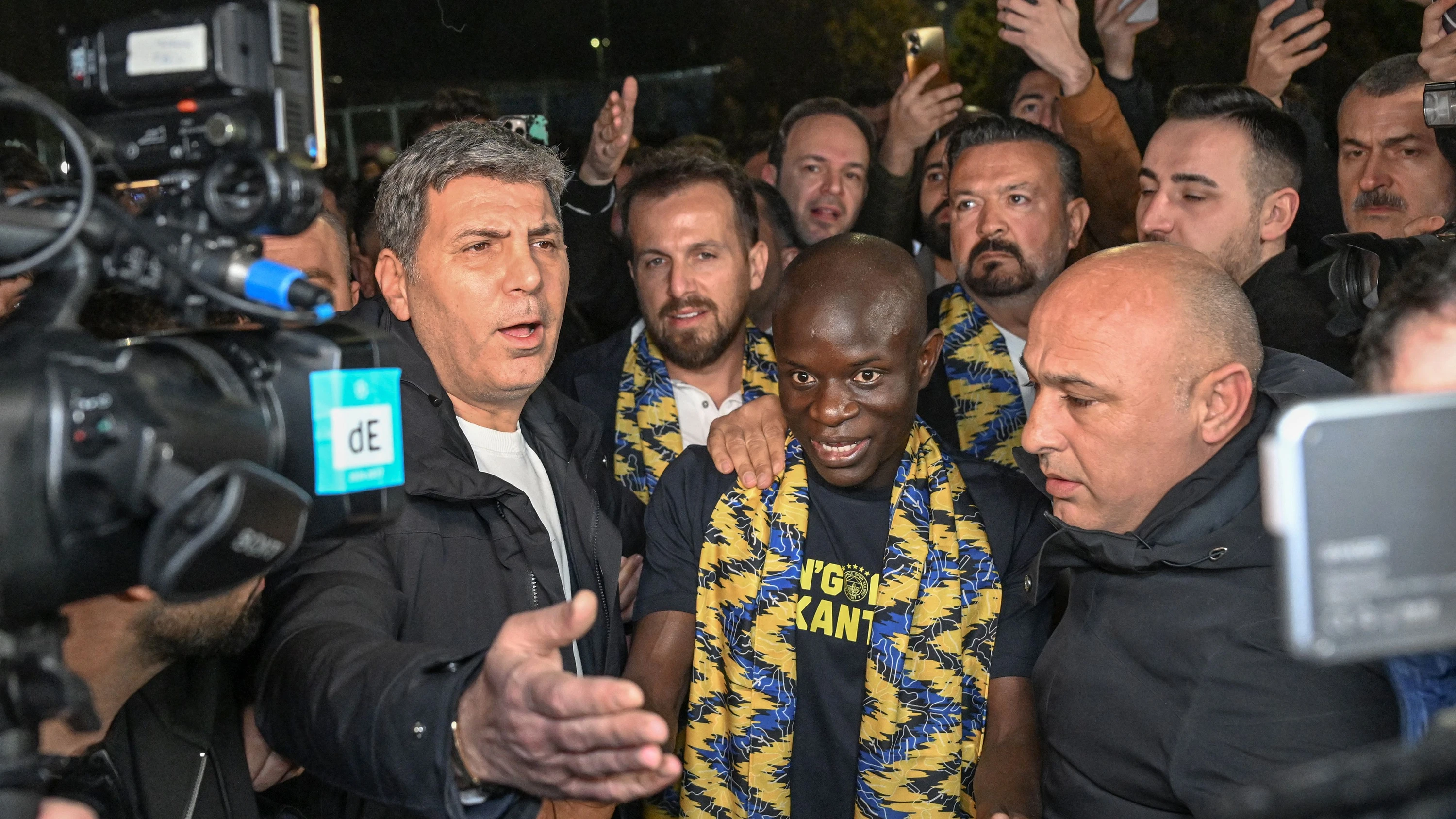 Kein Grund zur Aufregung: N’Golo Kanté, hier bei seiner Ankunft im Februar in Istanbul - AFP