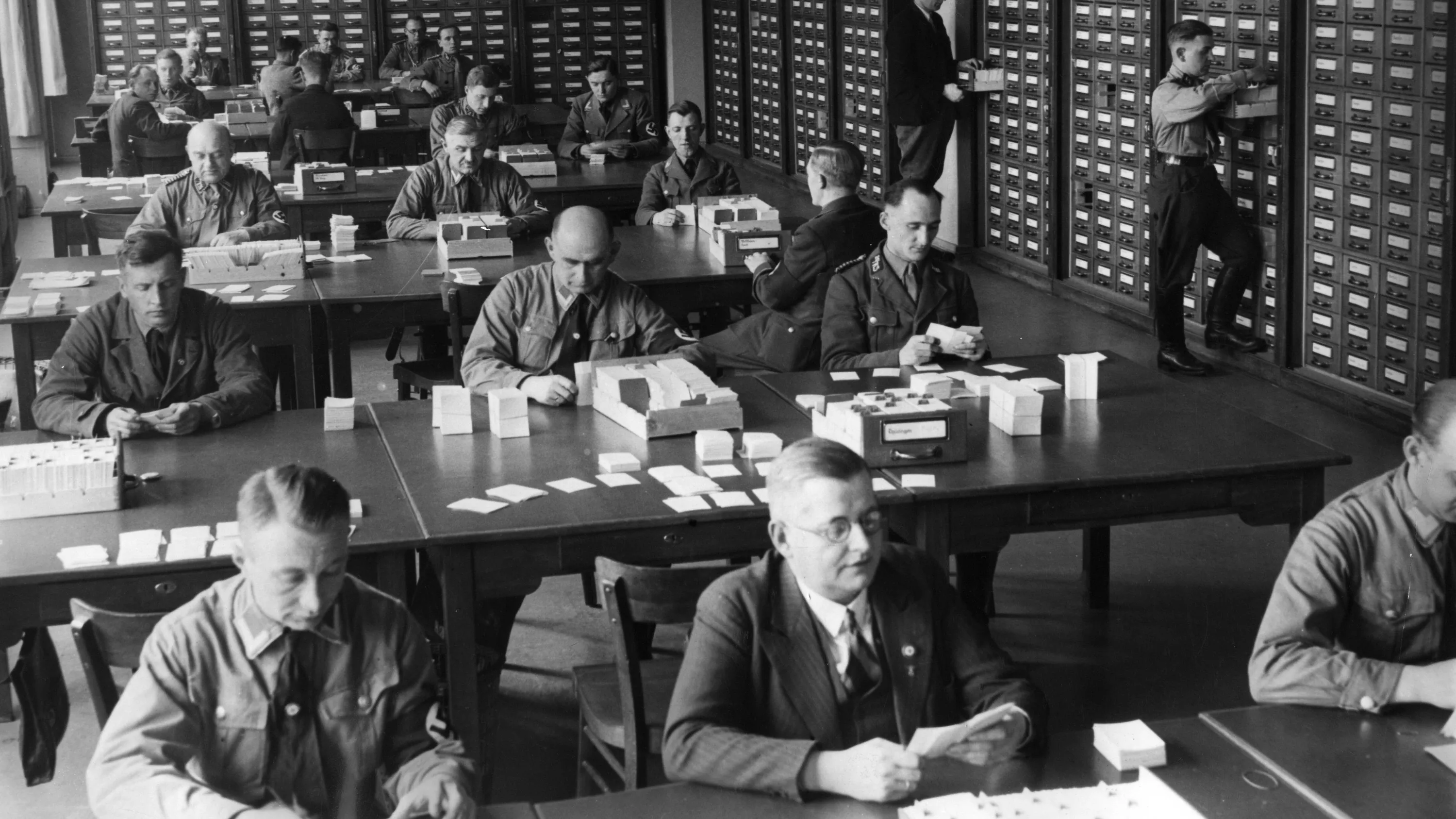 H. G. Adlers Pionierarbeit: Auch das Finanzamt profitierte kräftig vom Holocaust