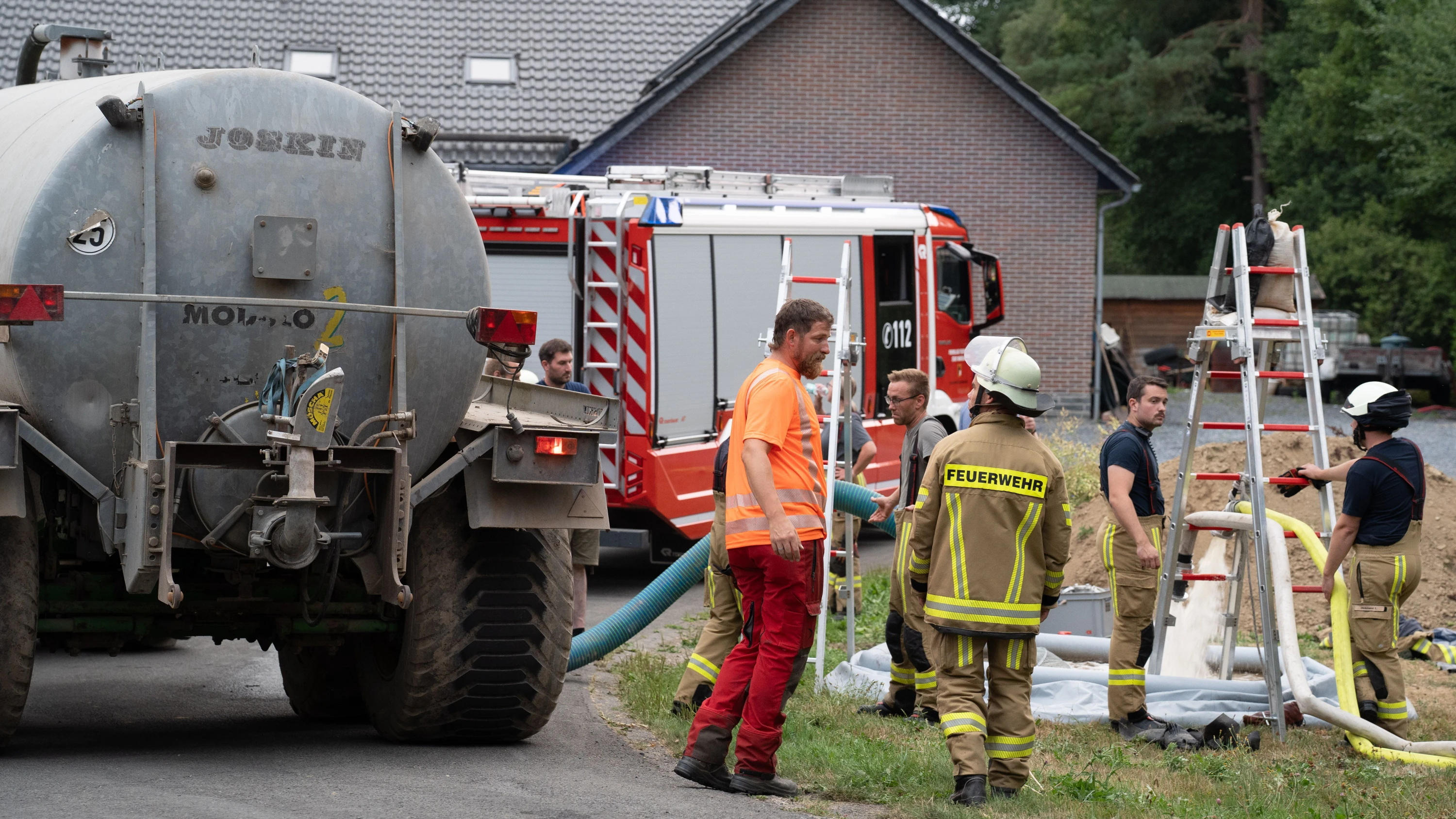 Hitze-Liveblog: Monschau: Einige Bewohner sollten wegen Rauch Häuser verlassen