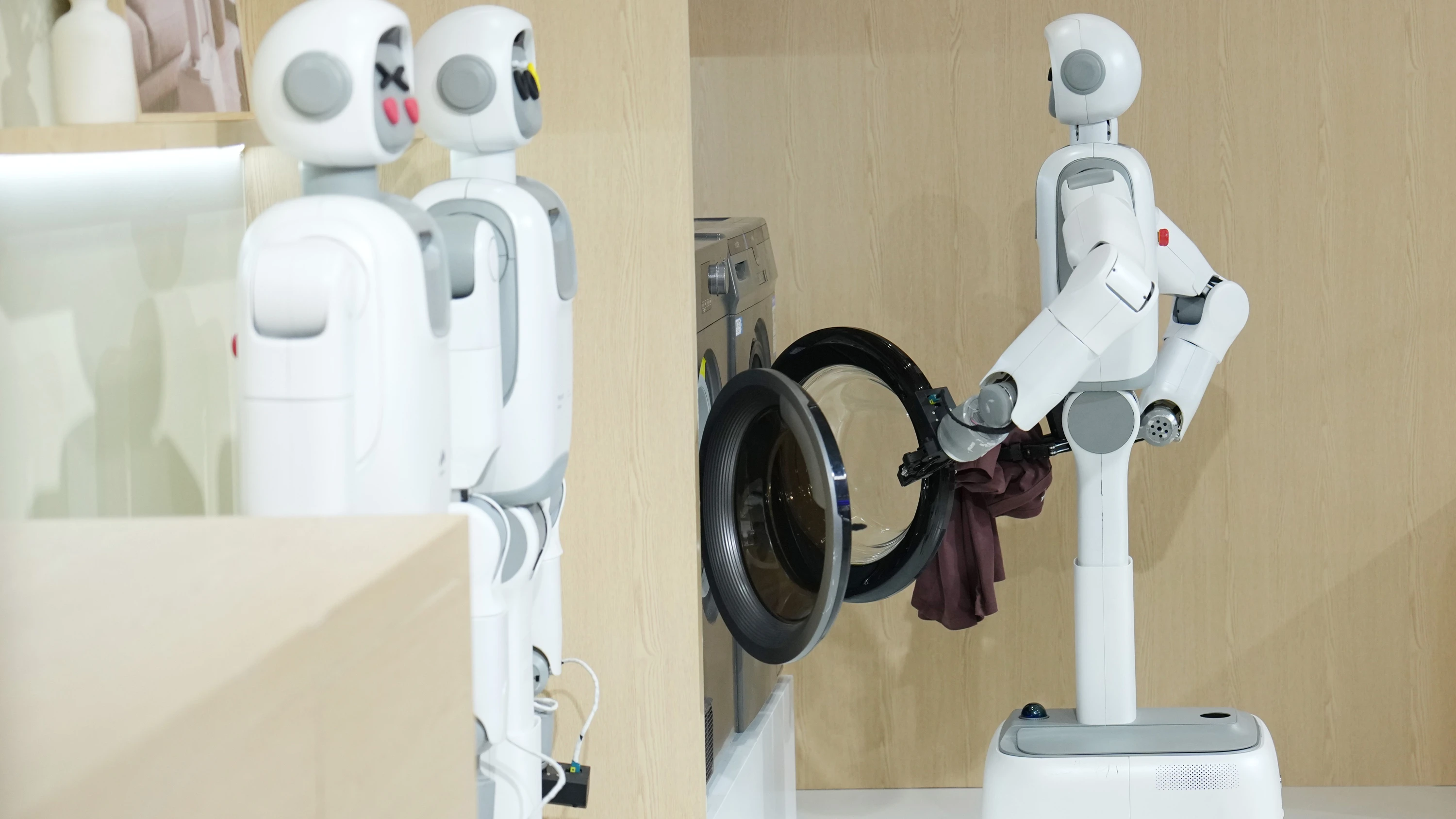 Staubsaugen und kochen: Fast jeder Zweite will Roboter im Haushalt helfen lassen