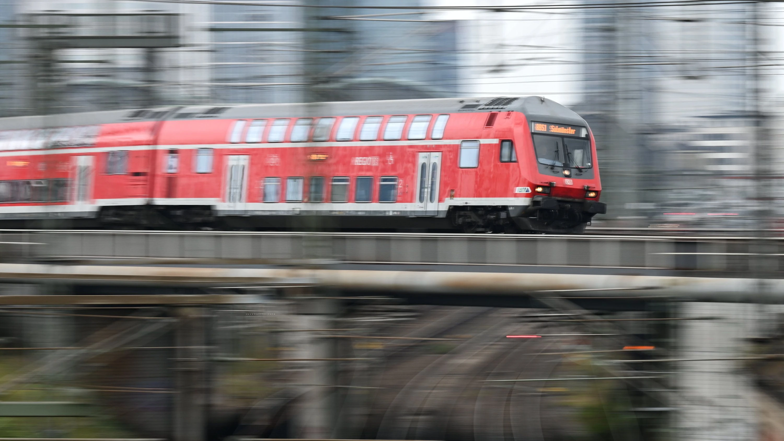 Nordrhein-Westfalen: Zugführer steuert Regionalexpress mit 2,67 Promille