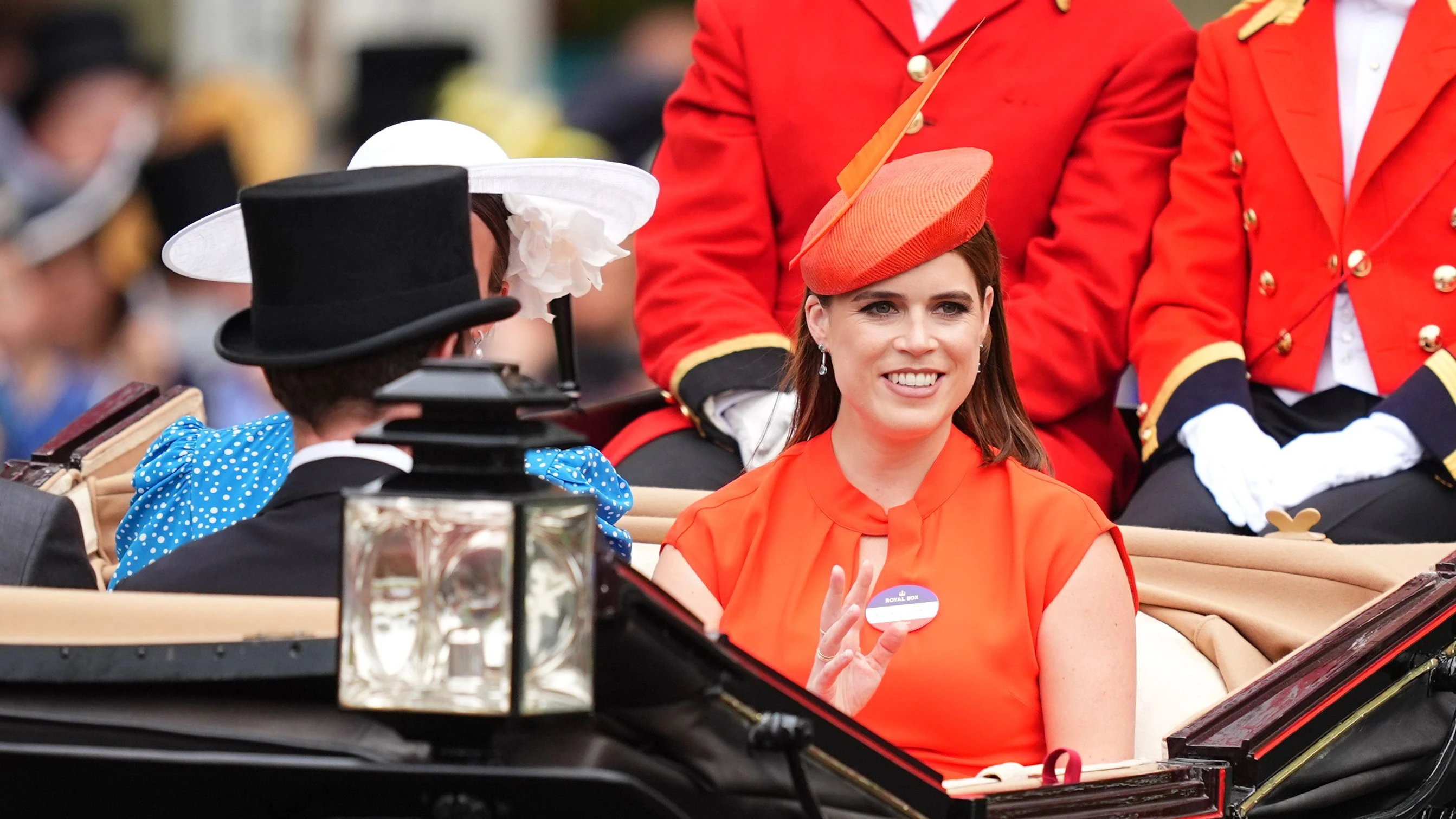 Prinzessin Eugenie kommt in der königlichen Kutsche am fünften Tag von Royal Ascot auf der Pferderennbahn Ascot an. - dpa