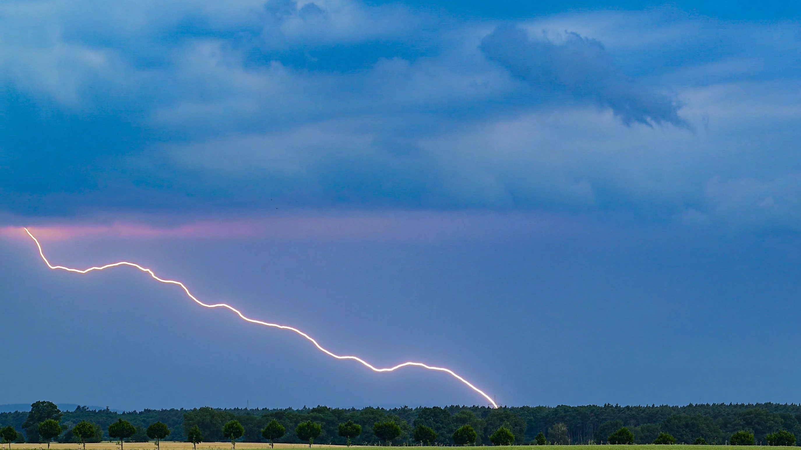 Nach Hitze in Deutschland: Kräftige Gewitter bringen Wetterumschwung