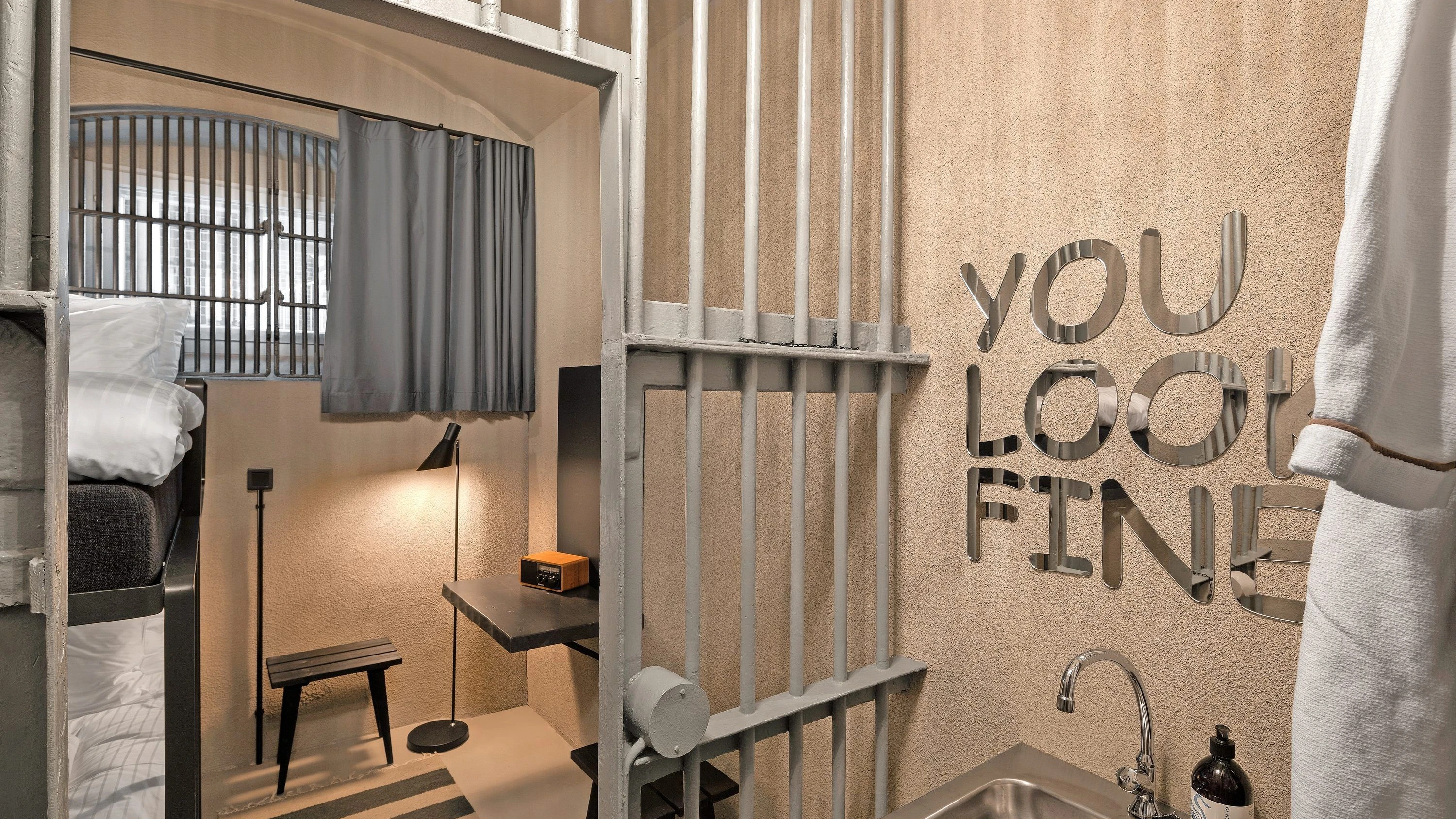 Knast-Urlaub in Finnland: Im Kittchen ist ein Zimmer frei