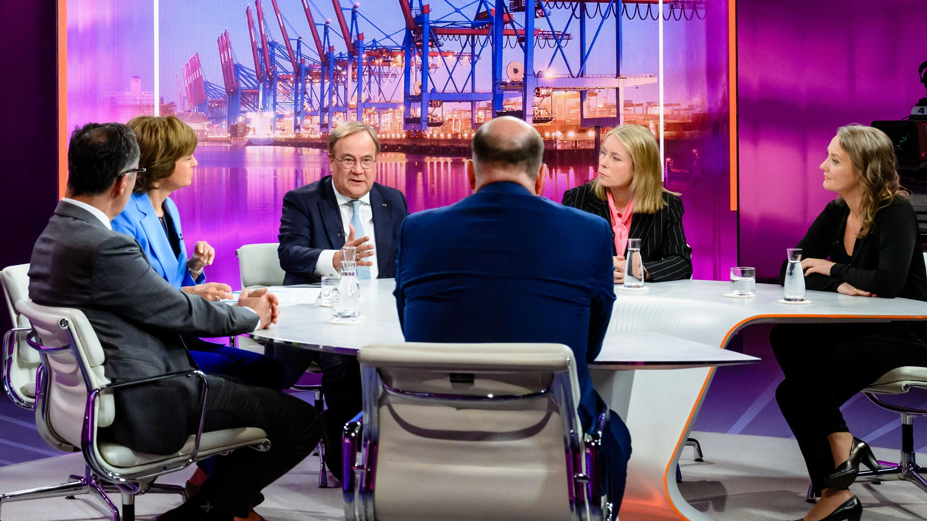 TV-Kritik „Maybrit Illner“: „Es ist nicht nur der Bundeskanzler.“