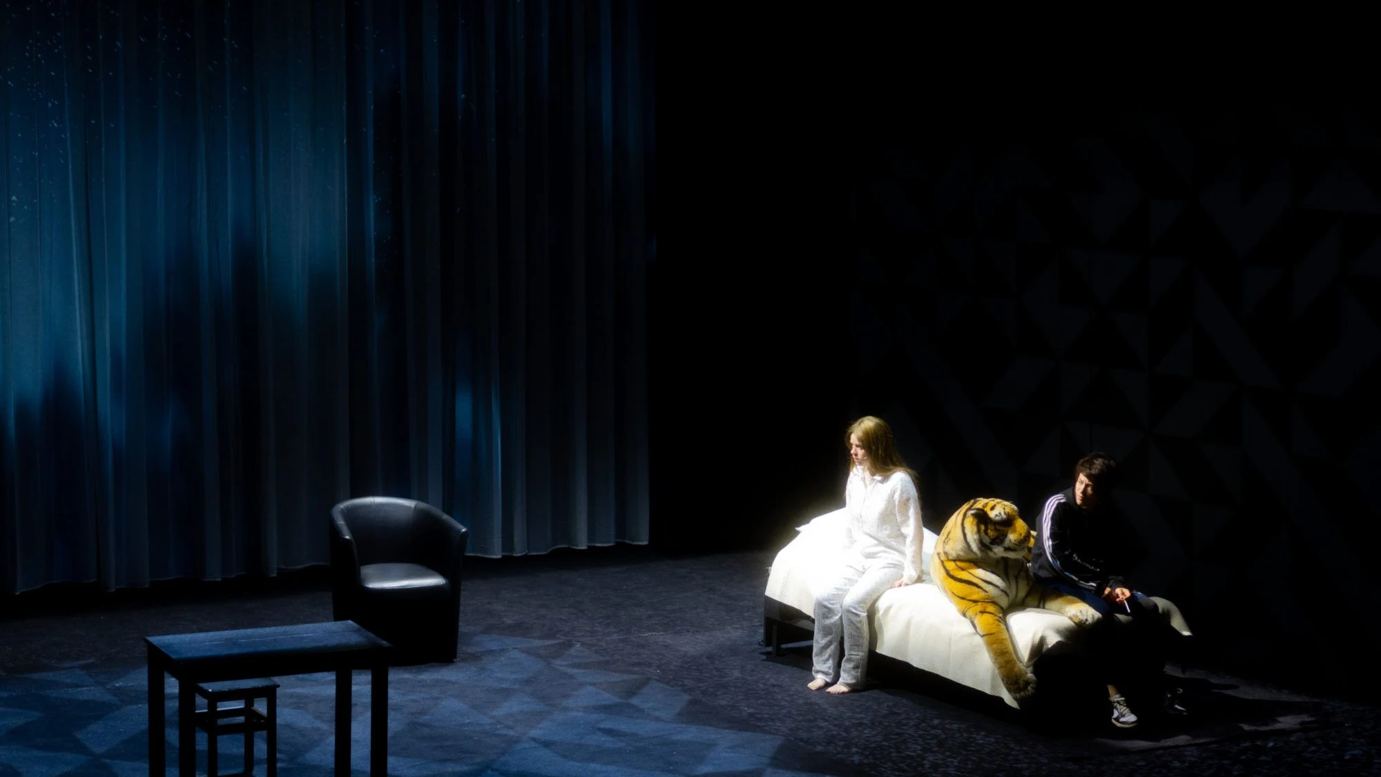 Theater in Paris: Bevor ich dich umbringe, spielen wir beste Freundinnen Theater in Paris: Bevor ich dich umbringe, spielen wir beste Freundinnen