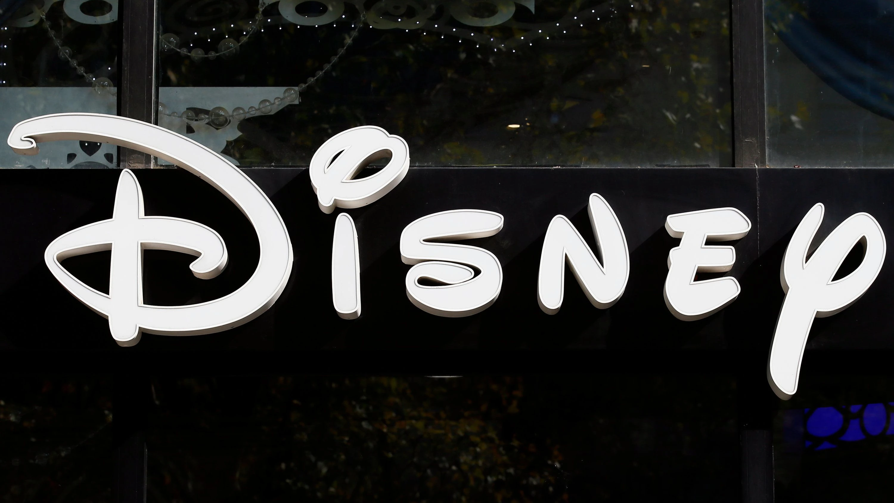 Micky Maus Trifft CHatgpt: OpenAI schließt KI-Deal mit Disney Micky Maus Trifft CHatgpt: OpenAI schließt KI-Deal mit Disney