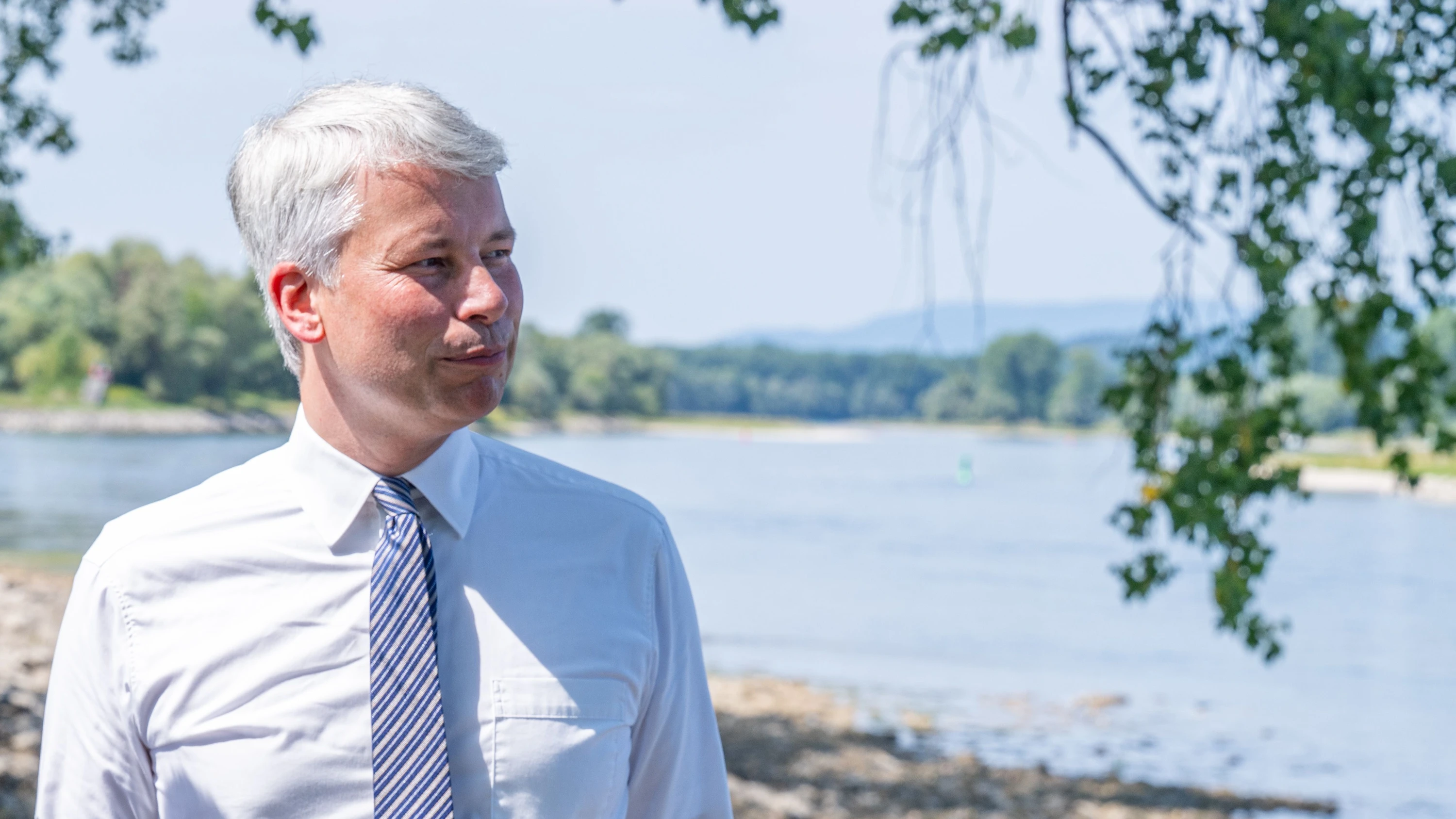 Deutschland-Liveblog: Antwort auf Niedrigwasser? Bilger stellt Lkw-Sonntagsfahrverbot infrage