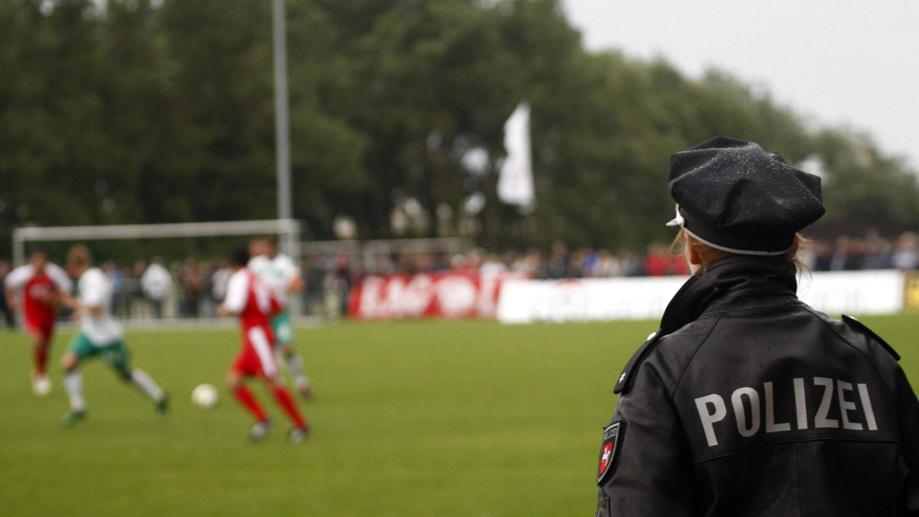 Sorgen im Amateurfußball: „Besonders problematisch ist Gewalt gegen Schiedsrichter“ Sorgen im Amateurfußball: „Besonders problematisch ist Gewalt gegen Schiedsrichter“
