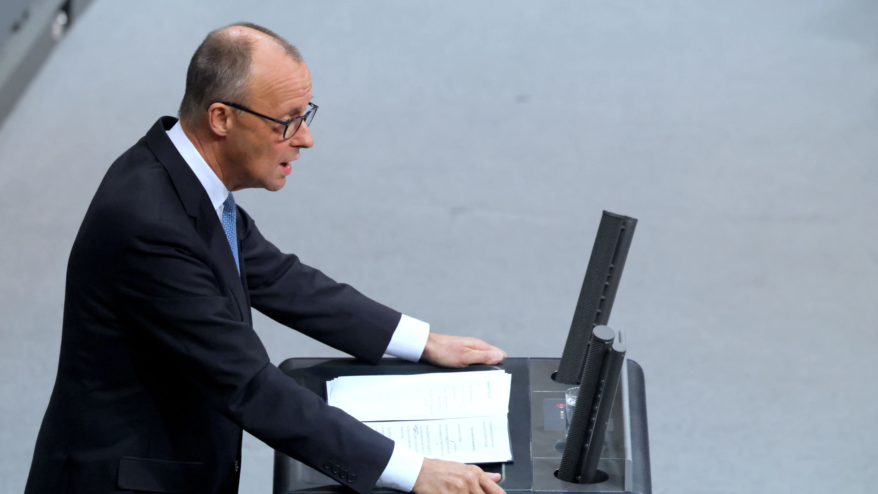 Generaldebatte in Berlin: So schwungvoll hat man Merkel selten und Scholz nie erlebt