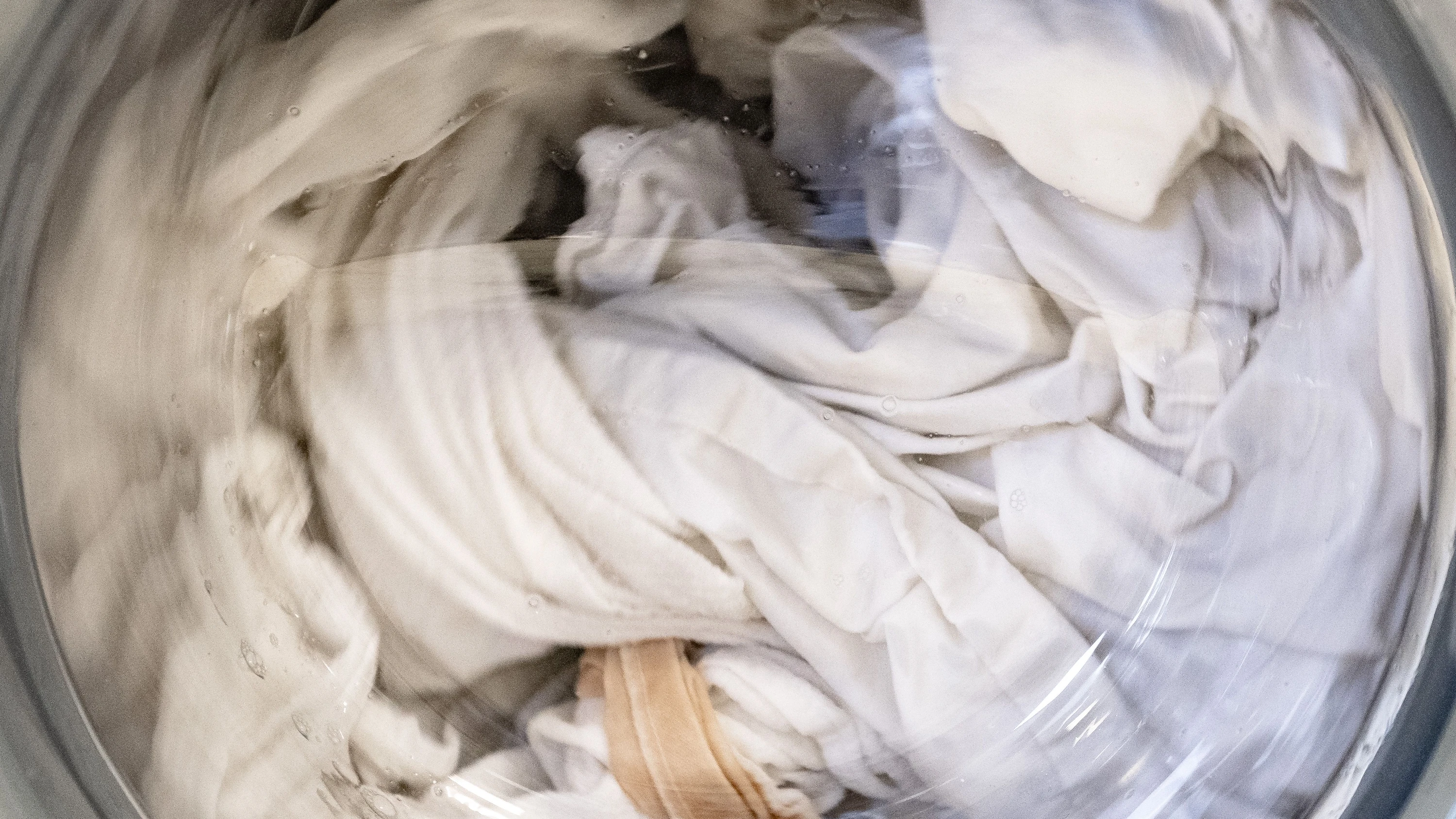 Waschmaschine im Betrieb: Früher gab es weniger Lärmquellen. - Diana Cabrera Rojas