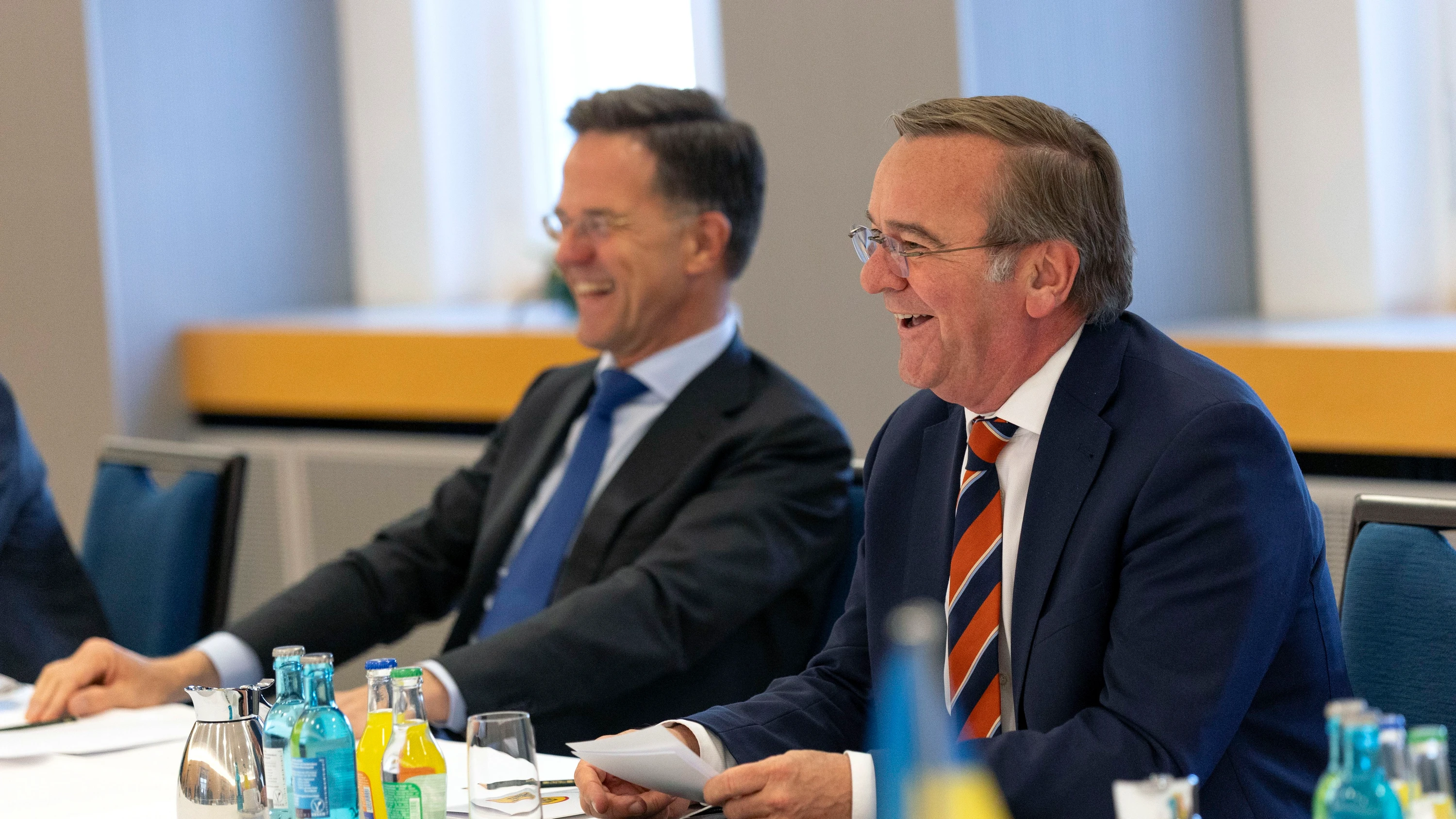 Schmeicheleien bei Donald Trump: Pistorius nimmt NATO-Chef Rutte in Schutz Schmeicheleien bei Donald Trump: Pistorius nimmt NATO-Chef Rutte in Schutz