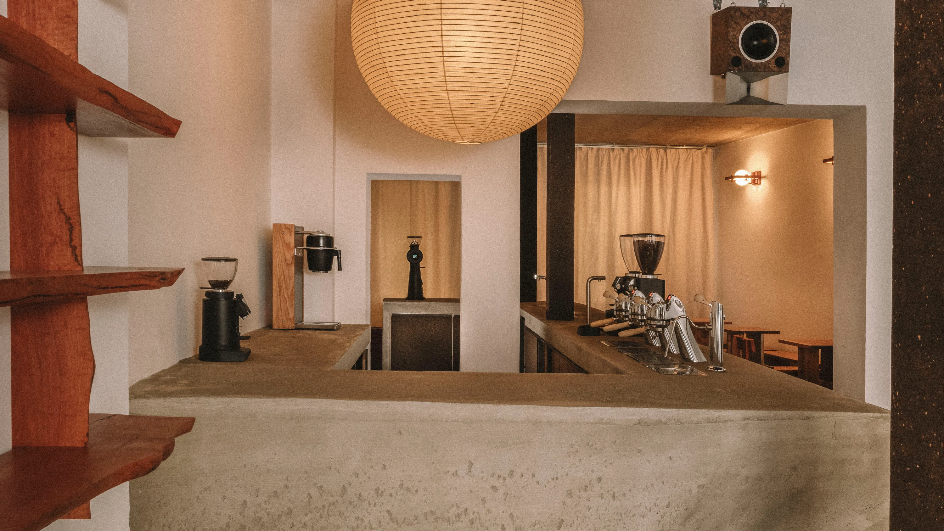 Trend Listening Bars: Hier schweigt das Smartphone