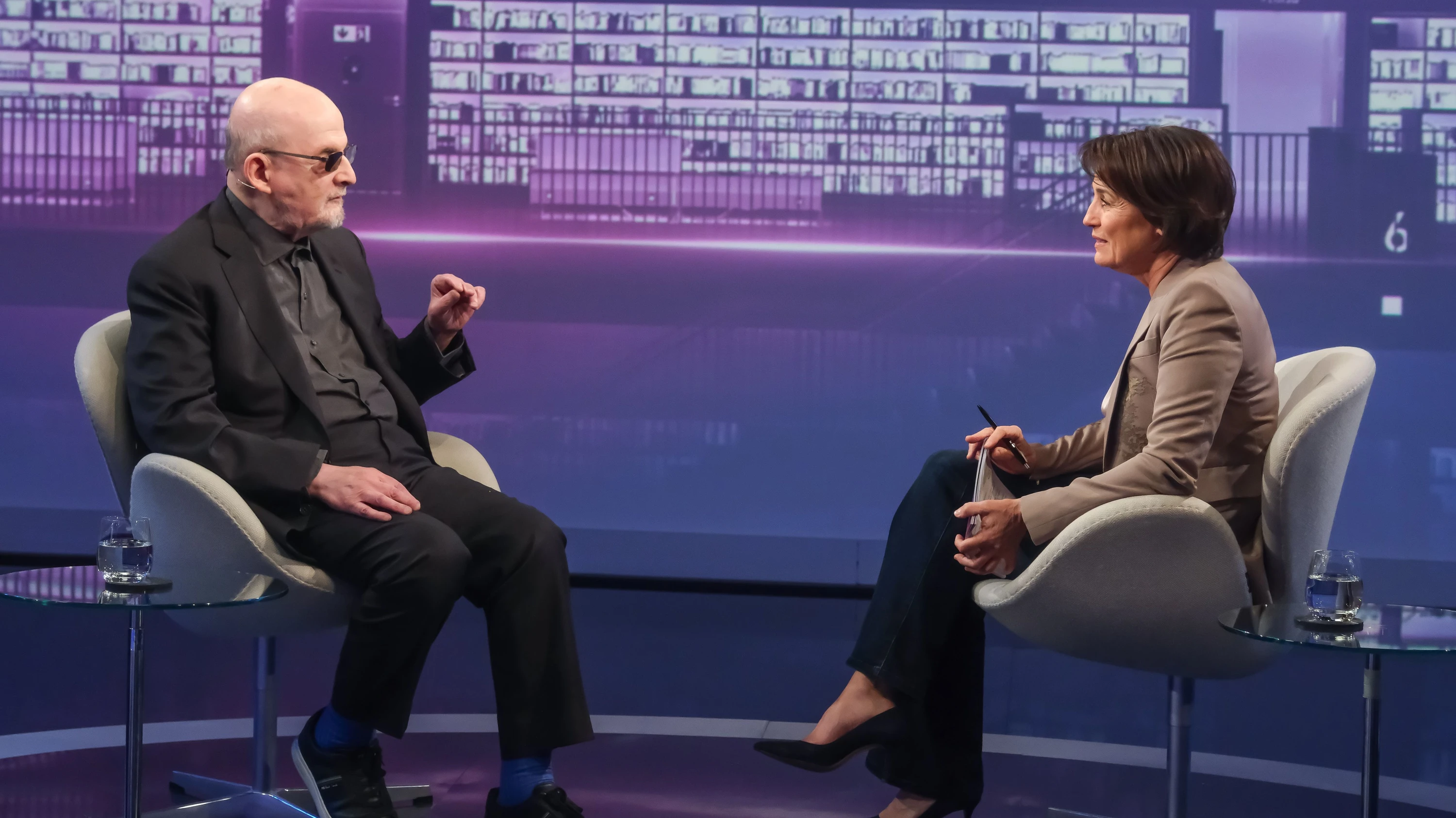 TV-Kritik: Maischberger: Red‘ schneller, Rushdie, wir haben doch keine Zeit!
