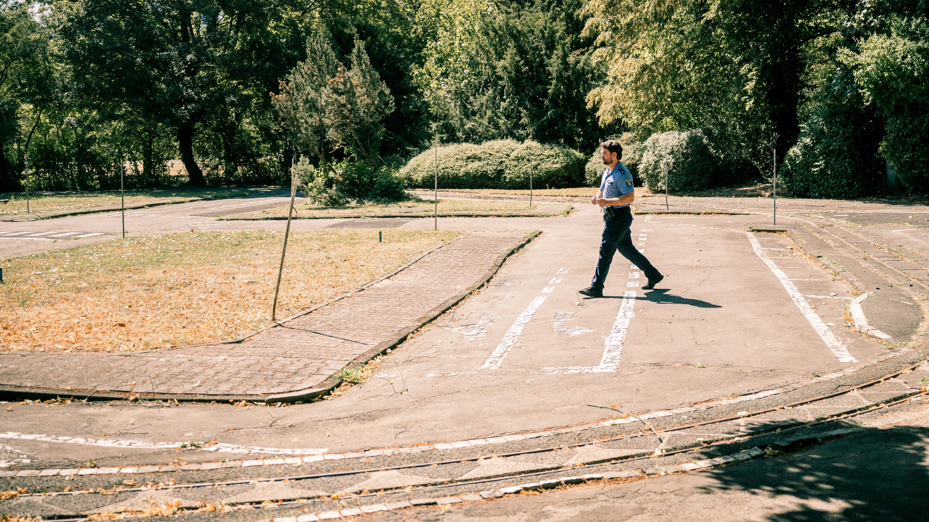 Noch herrscht Ruhe: die in die Jahre gekommene Jugendverkehrsschule am Rande des Grüneburgparks mit nachgebildeten Straßen. - Maximilian von Lachner