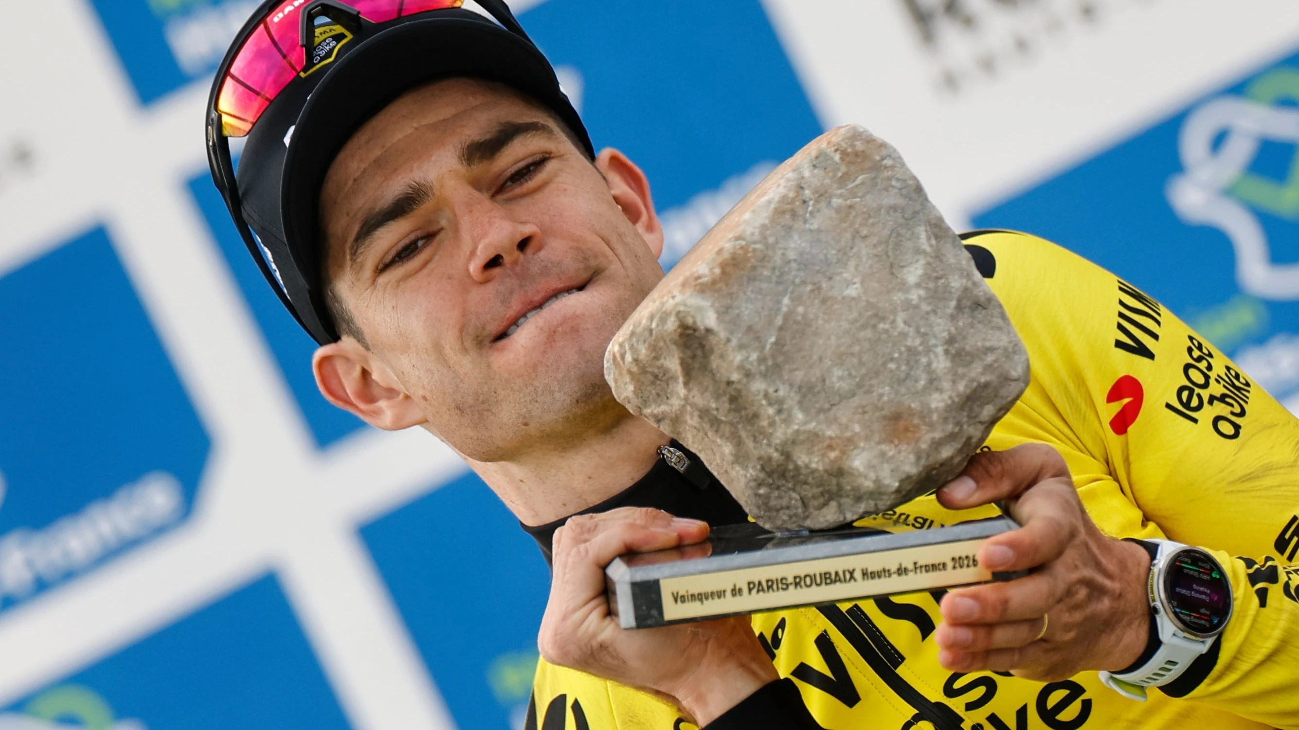 Van Aerts Triumph: Mit Köpfchen übers Kopfsteinpflaster