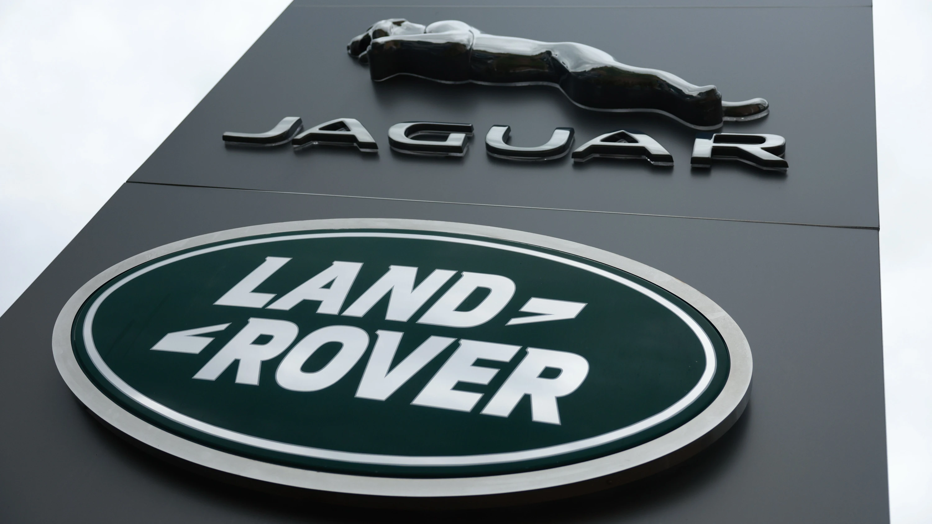 Britischer Automobilhersteller: Jaguar Land Rover streicht 4000 Stellen