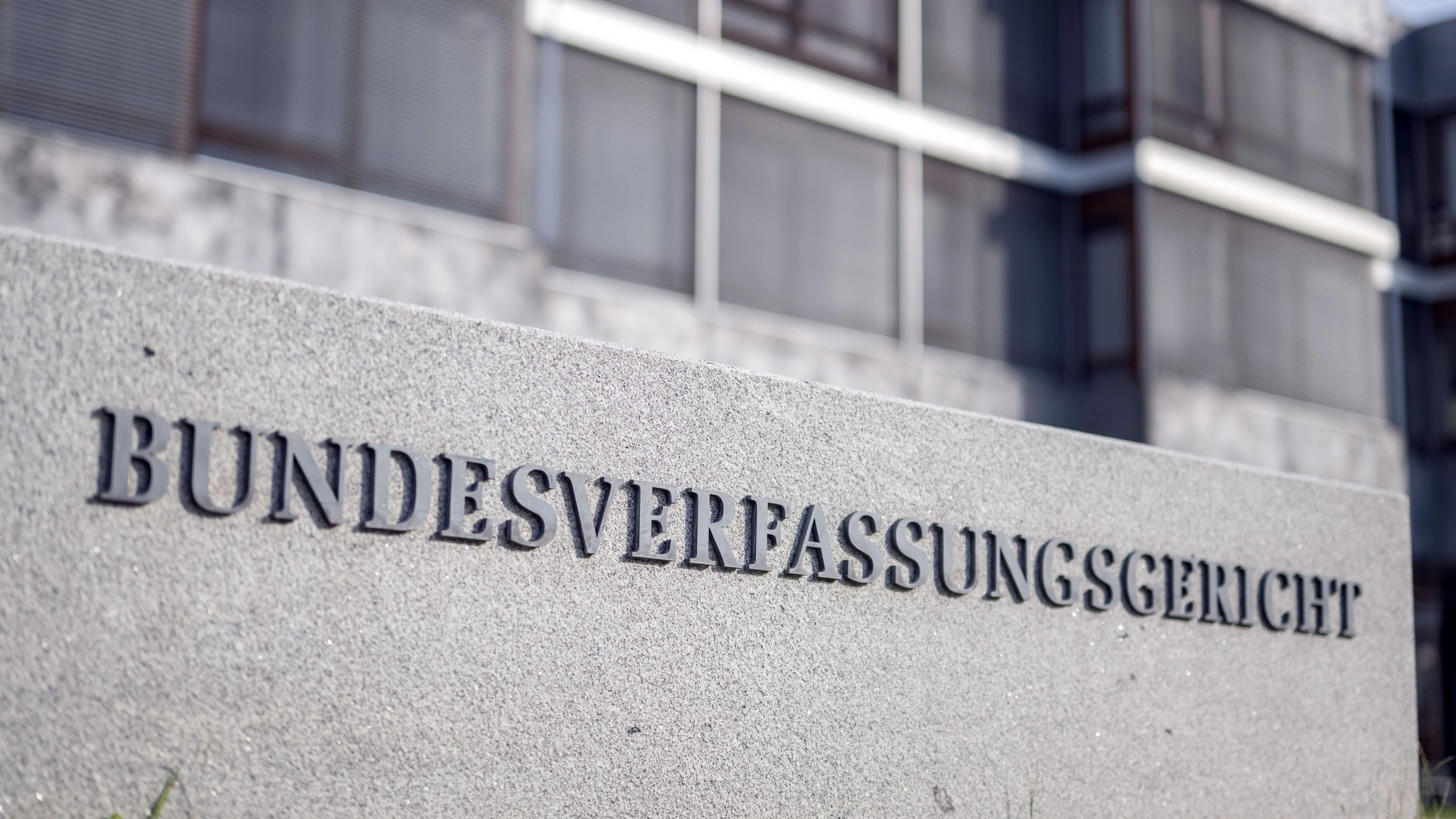 Leihmutterschaft und Grundgesetz: Die Rechtsprechung fragt nach plausiblen Gemeinwohlbelangen