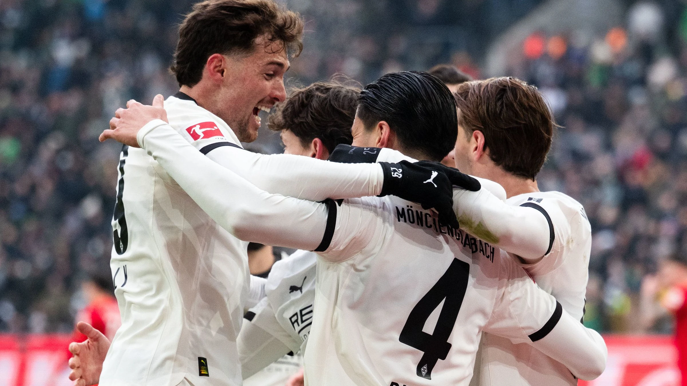 4:0 gegen Augsburg: Gladbach gelingt Traumstart ins neue Jahr 4:0 gegen Augsburg: Gladbach gelingt Traumstart ins neue Jahr