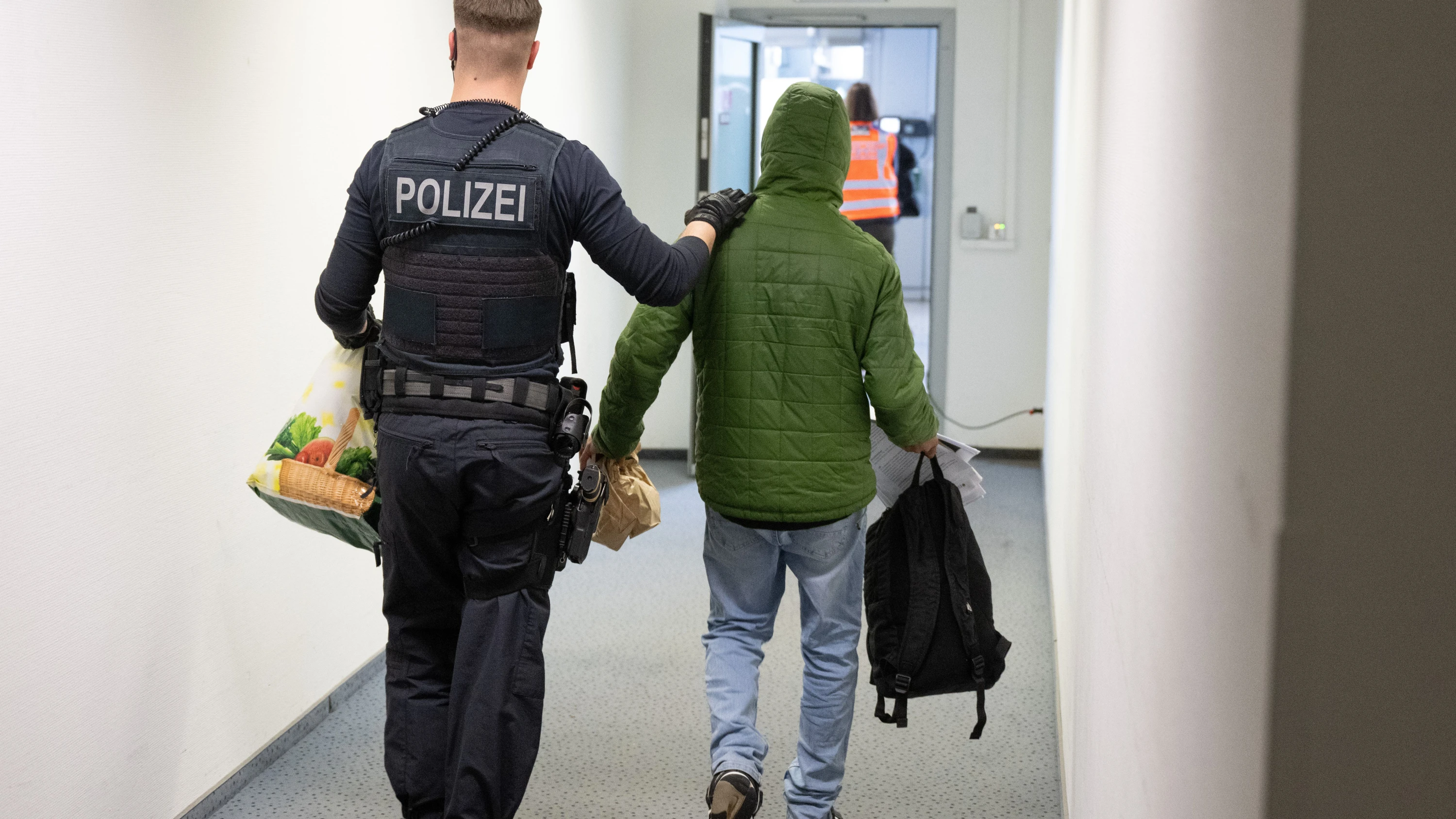 Ausreisen verhindert?: Köln räumt Fehler bei ausgeschlagener Abschiebehilfe ein