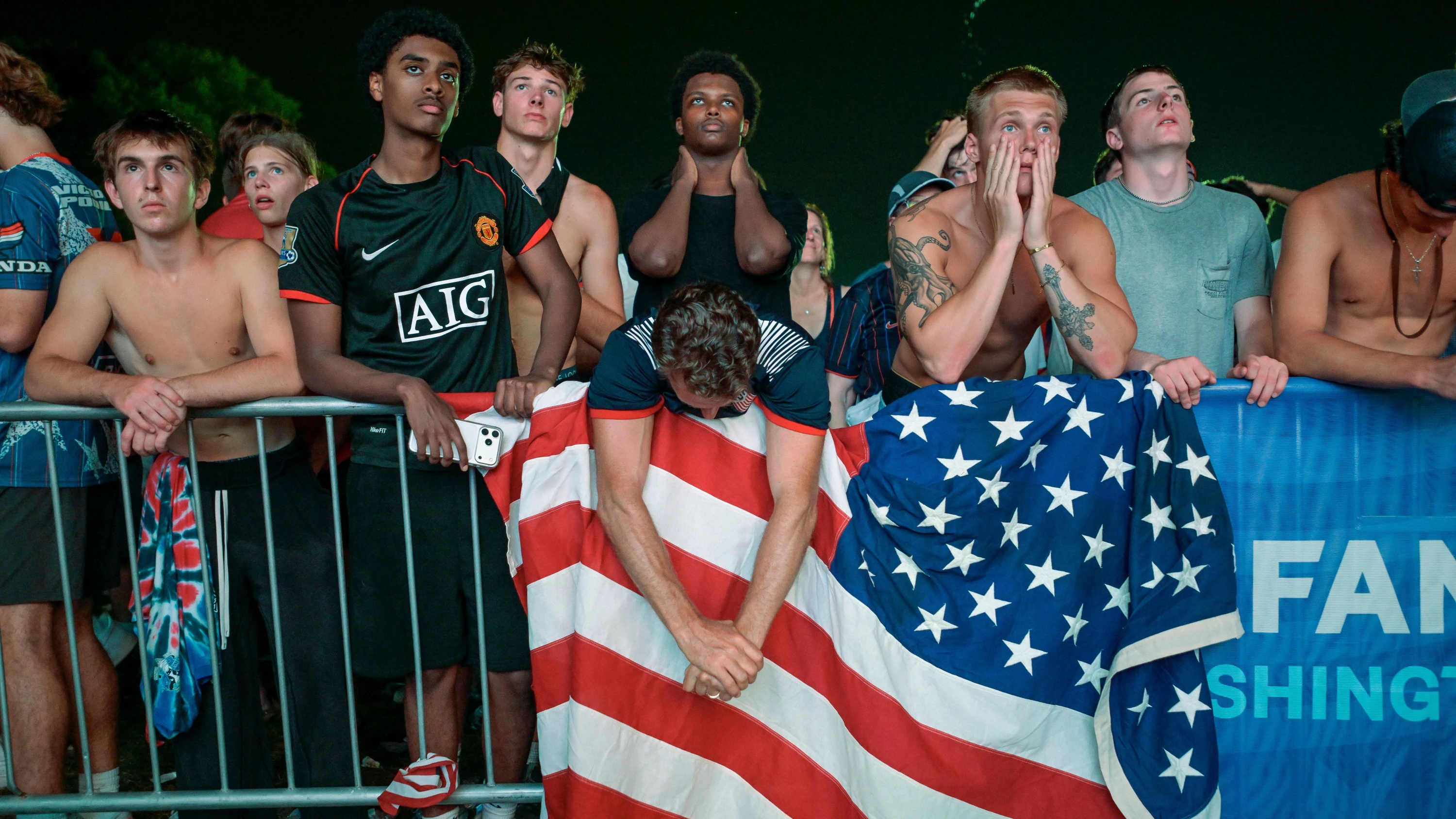 MAGA-Lager nach US-AUS: Jetzt ist Fußball wieder „schwul“ MAGA-Lager nach US-AUS: Jetzt ist Fußball wieder „schwul“