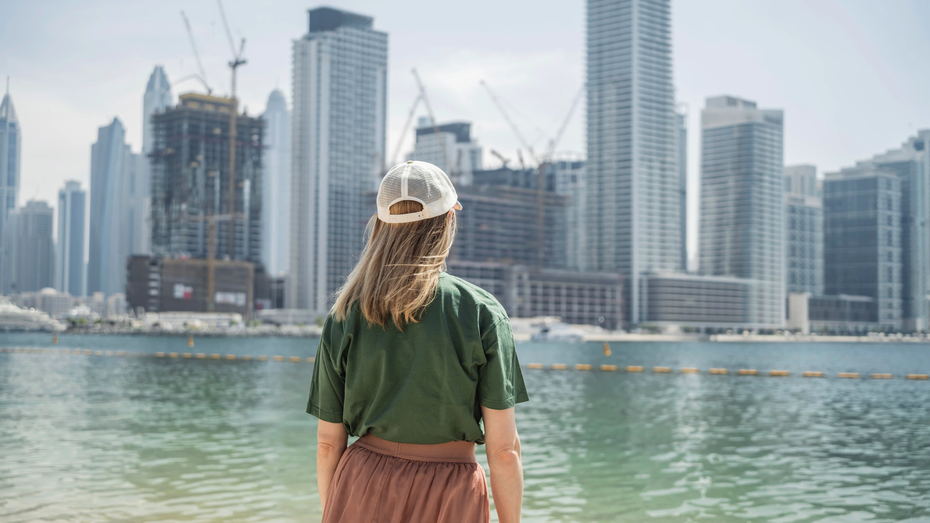 Influencer in Dubai: „Es ist in ihrem Interesse, jetzt optimistische Narrative zu verbreiten“