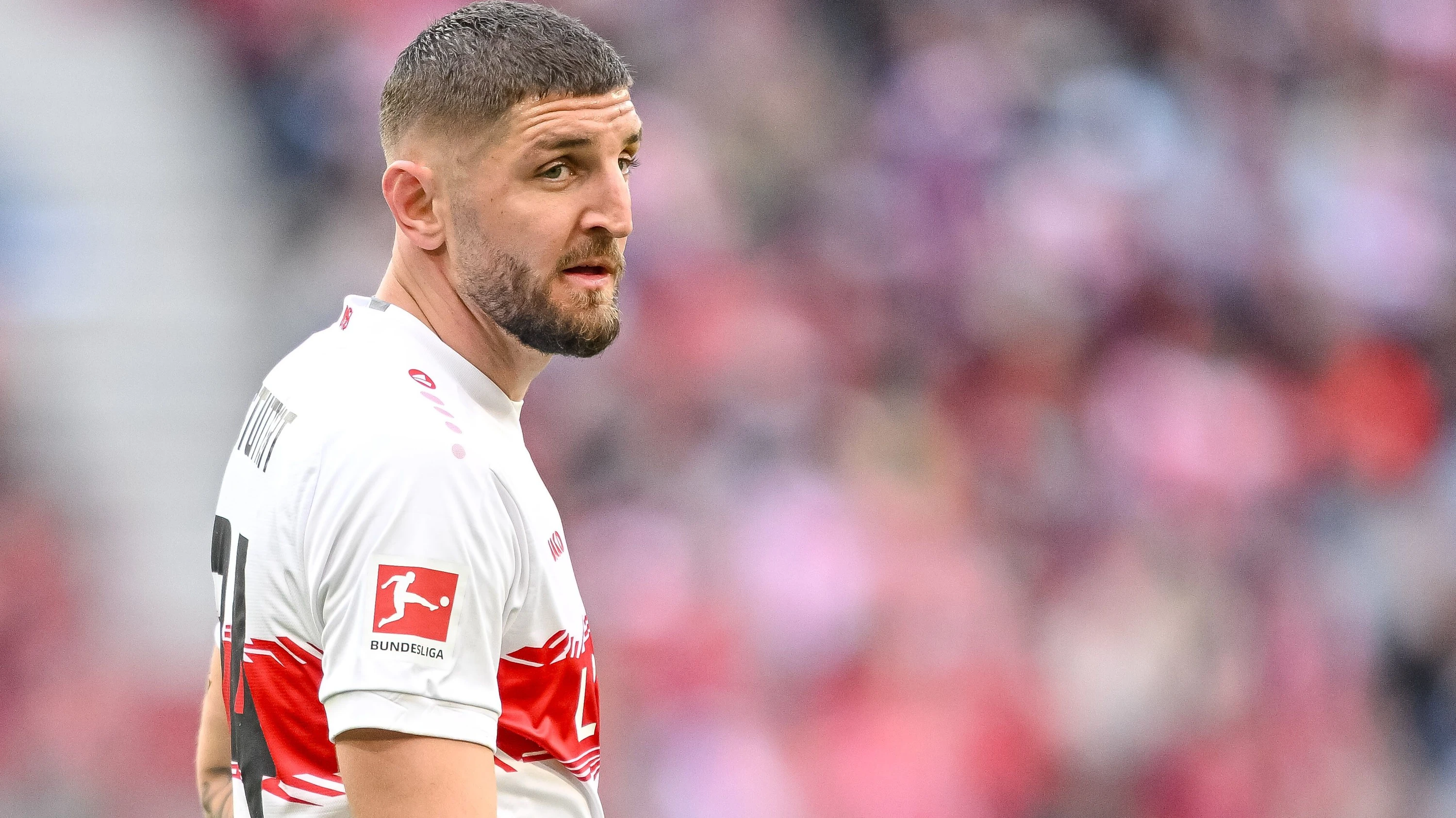 VfB-Verteidiger Jeff Chabot: „Klar schaue ich, ob vom Bundestrainer noch etwas kommt“