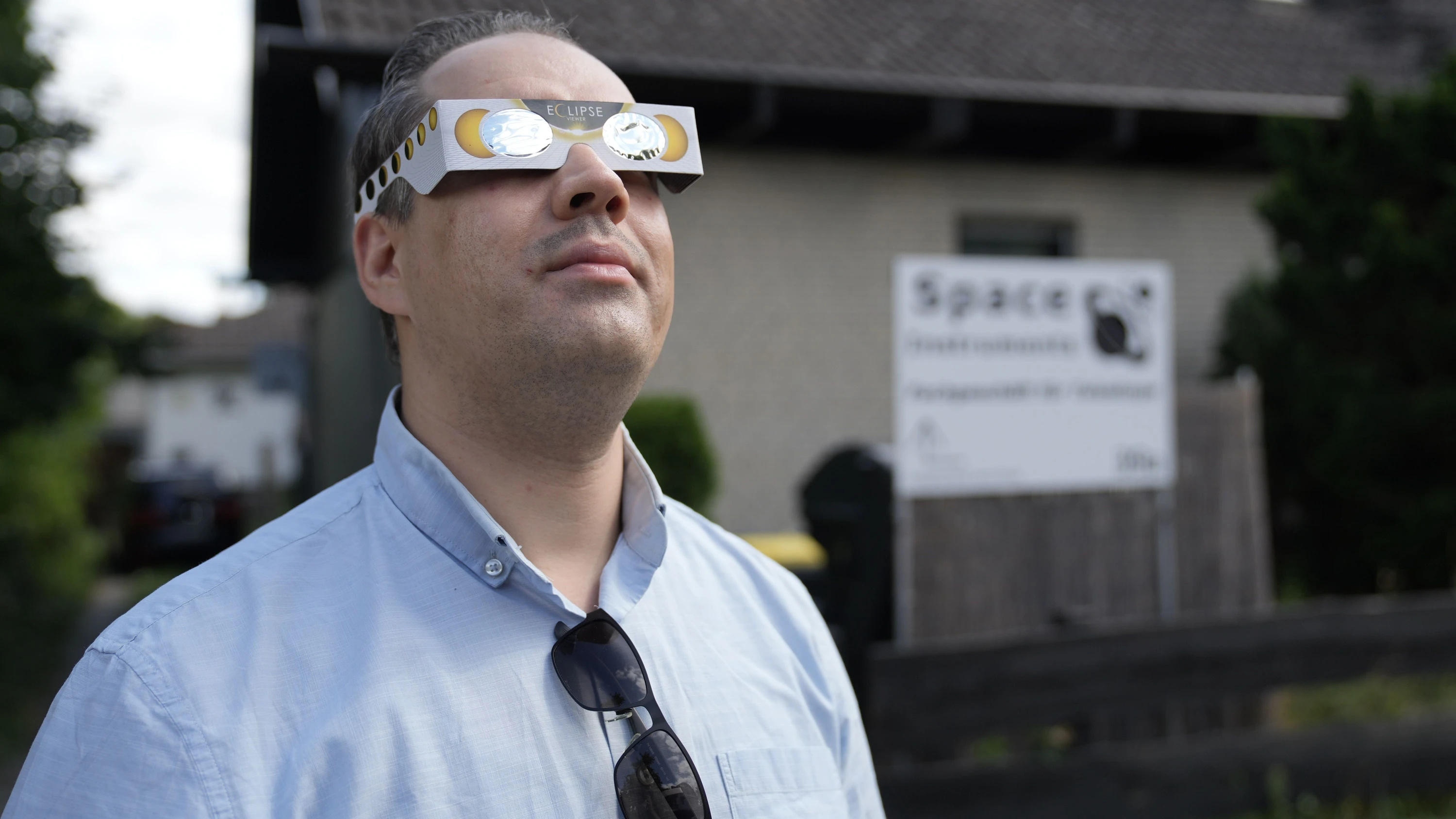 Sonnenfinsternis: Keine Brille mehr bekommen? Bauen Sie selbst eine!