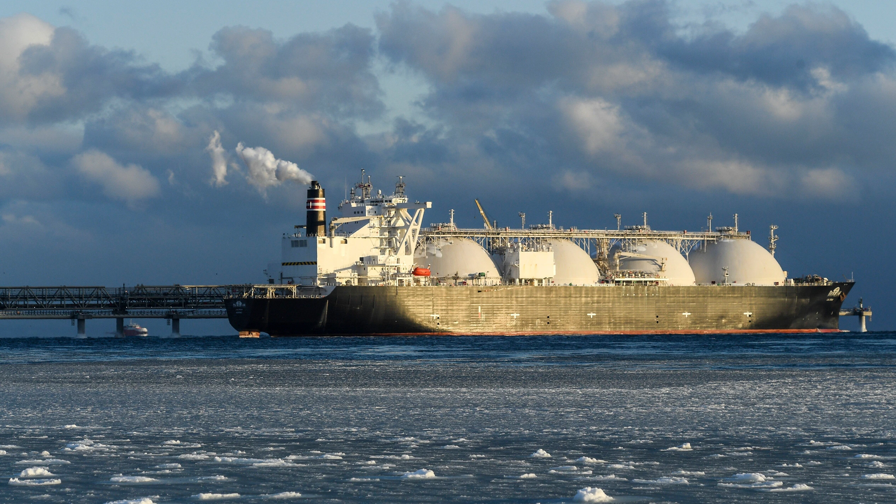 Ein russischer LNG-Tanker im Januar 2023 vor der Insel Sachalin - TASS/Picture Alliance