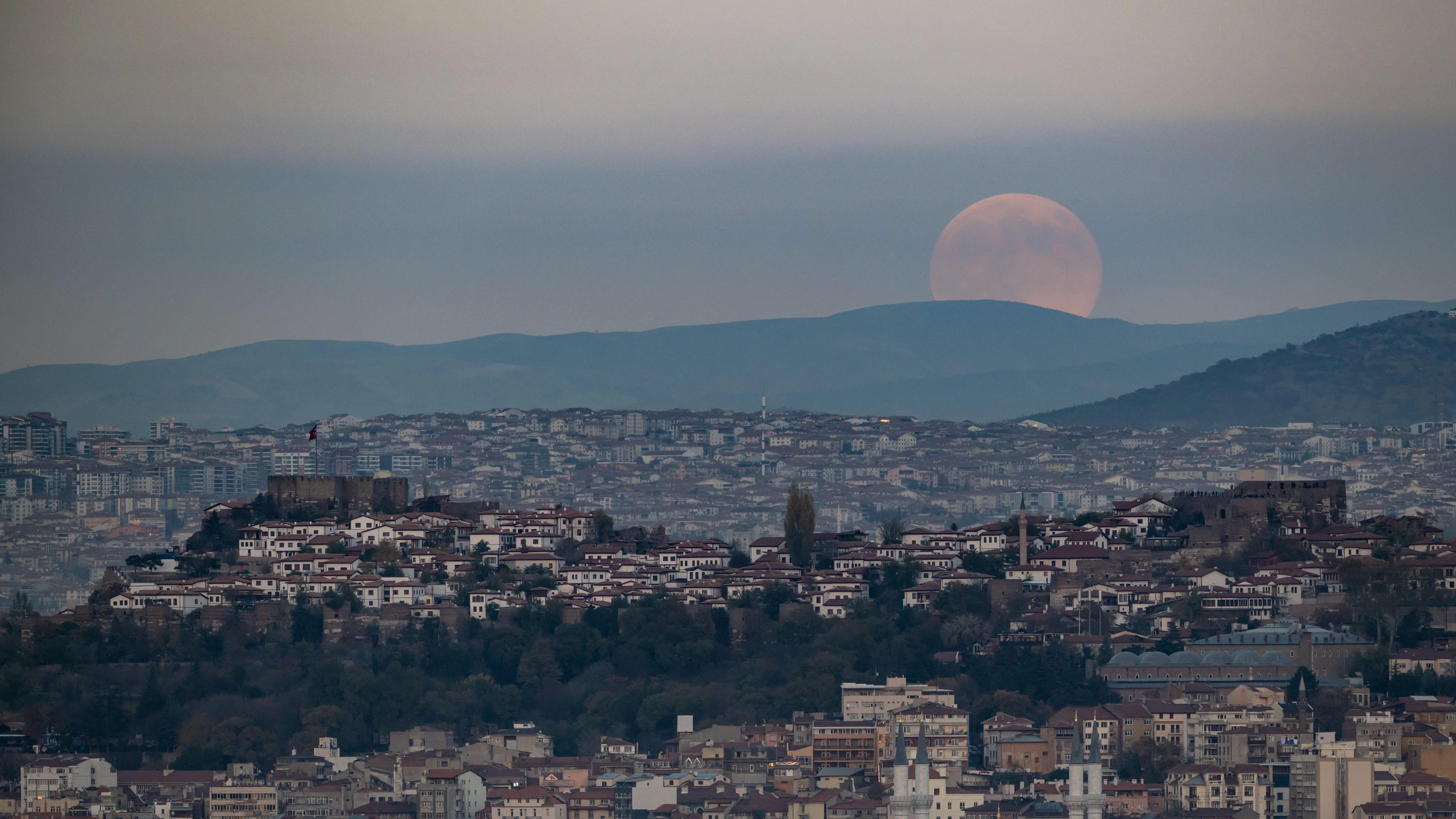 Liveblog Irankrieg: Türkei meldet Abwehr von ballistischer Rakete aus Iran Liveblog Irankrieg: Türkei meldet Abwehr von ballistischer Rakete aus Iran