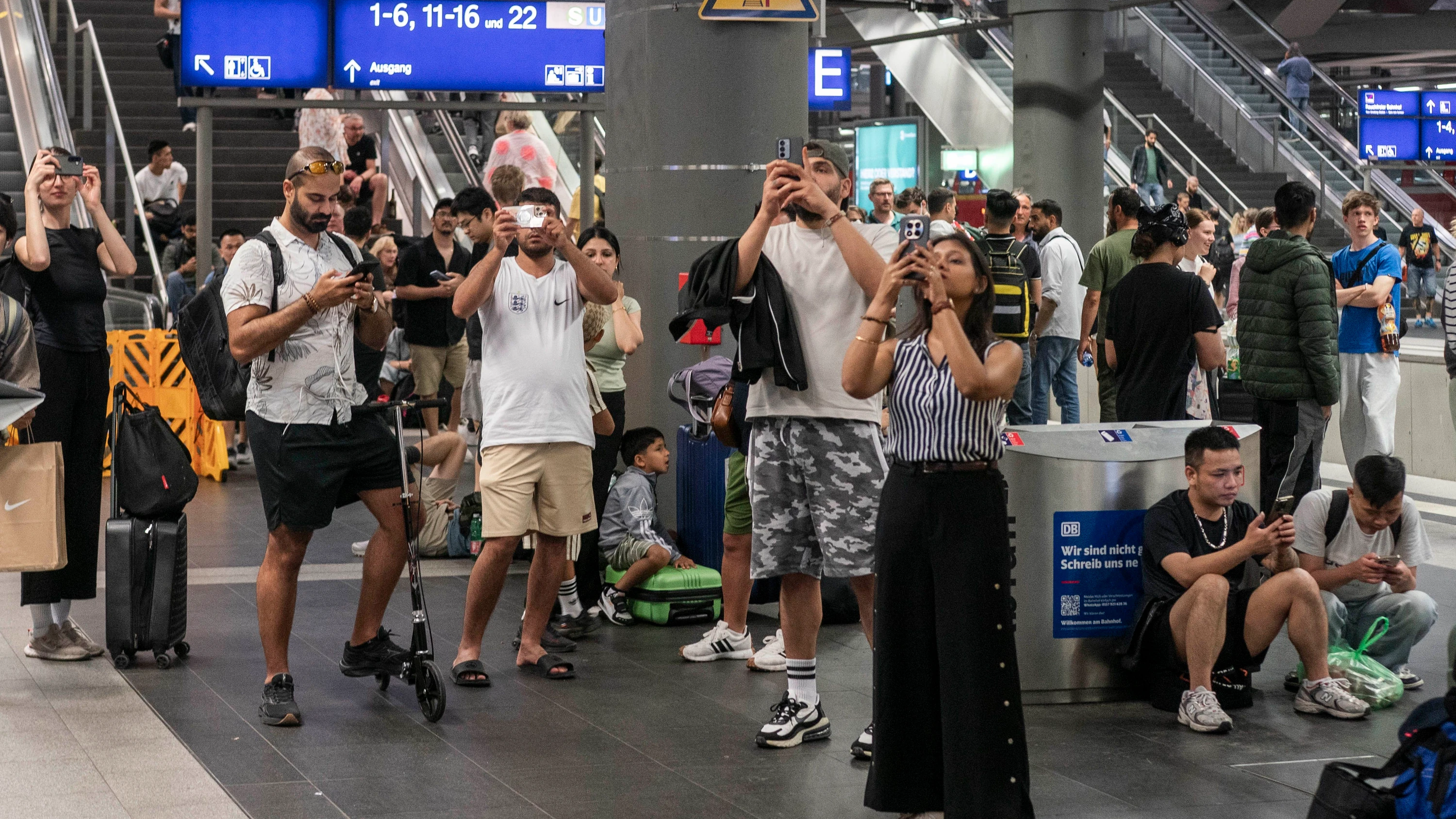 Chaos nach Funkstörung: 301 Minuten Verspätung, sagt die Bahn-App